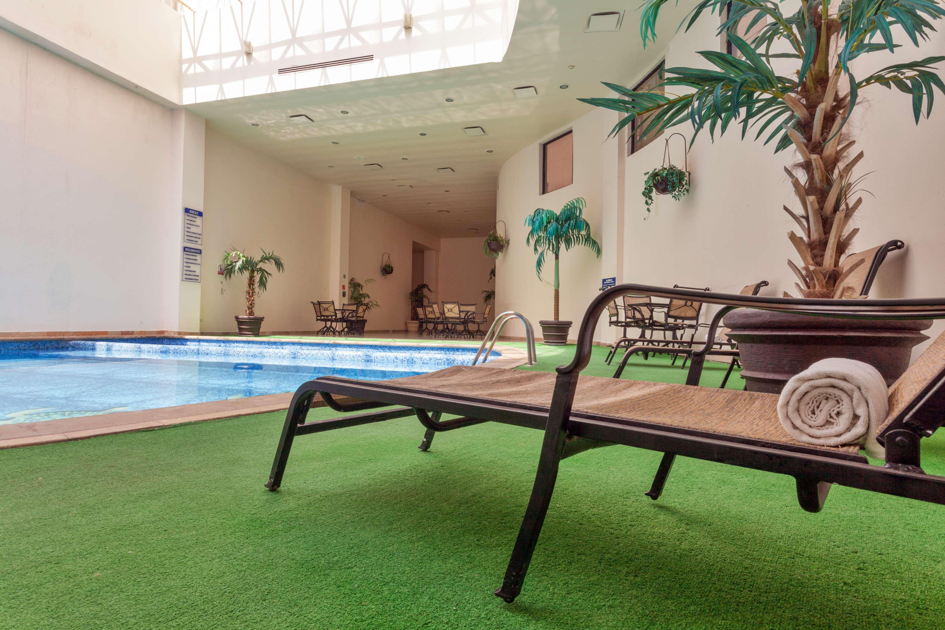 Vista Piscina Best Western Plus Nuevo Laredo Inn & Suites