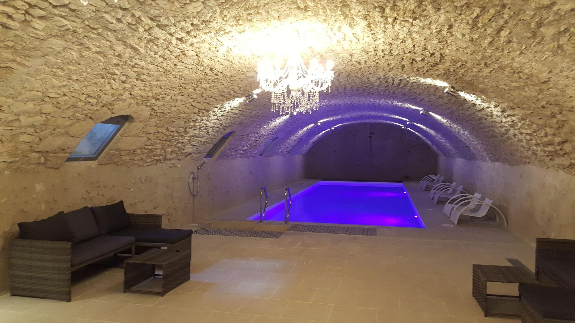 Varios Chateau De Jallanges