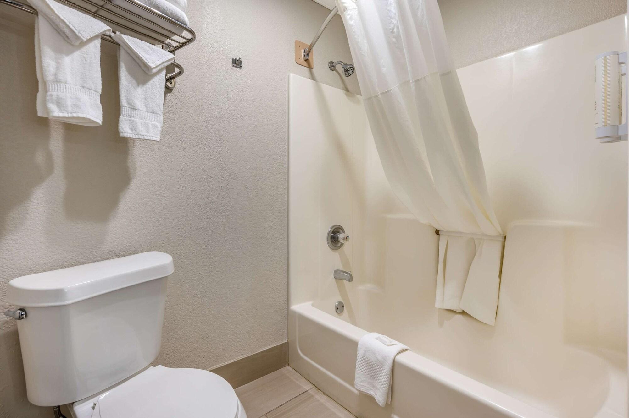 Habitación Clarion Pointe Louisville East