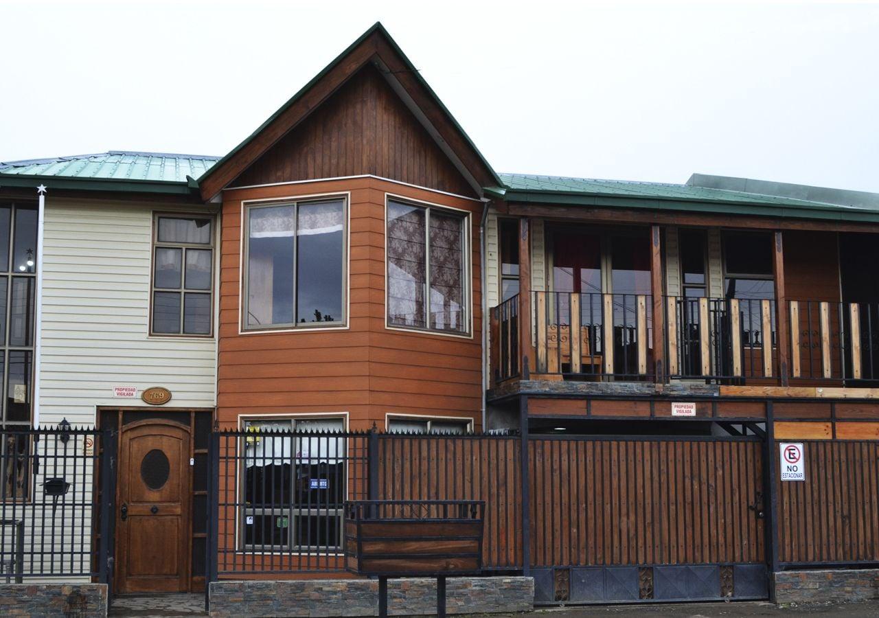 Vista Exterior Hostal Galvarino Puerto Natales