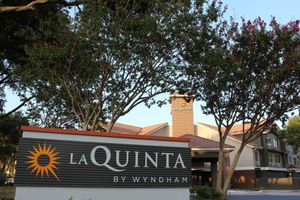 Alojamiento - La Quinta Inn & Suites by Wyndham Dallas - Addison Galleria
