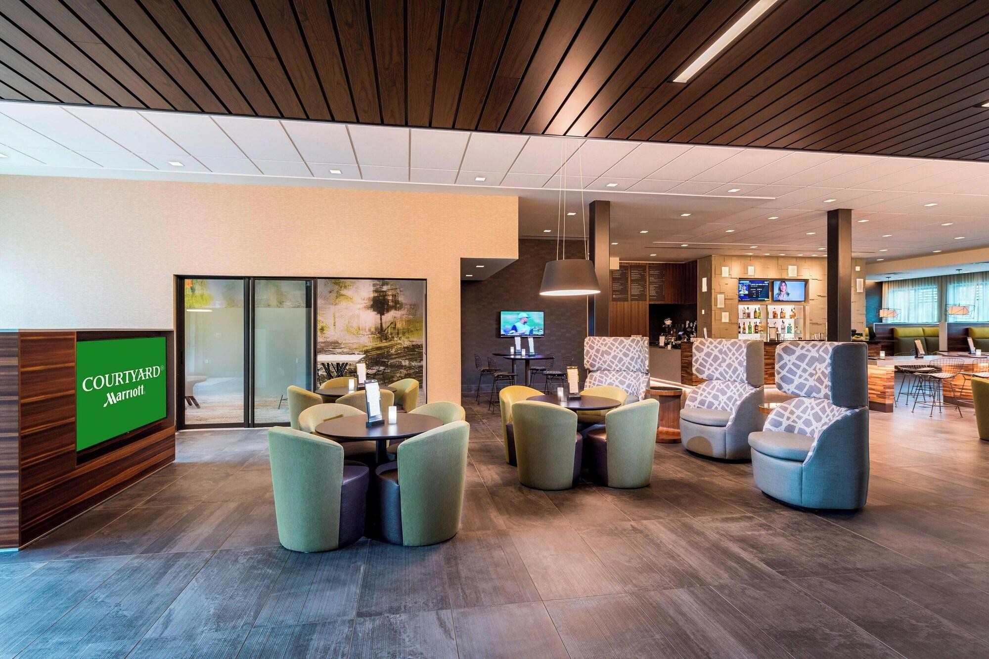 Vista Lobby Courtyard by Marriott Tampa Northwest/Veterans Expressway