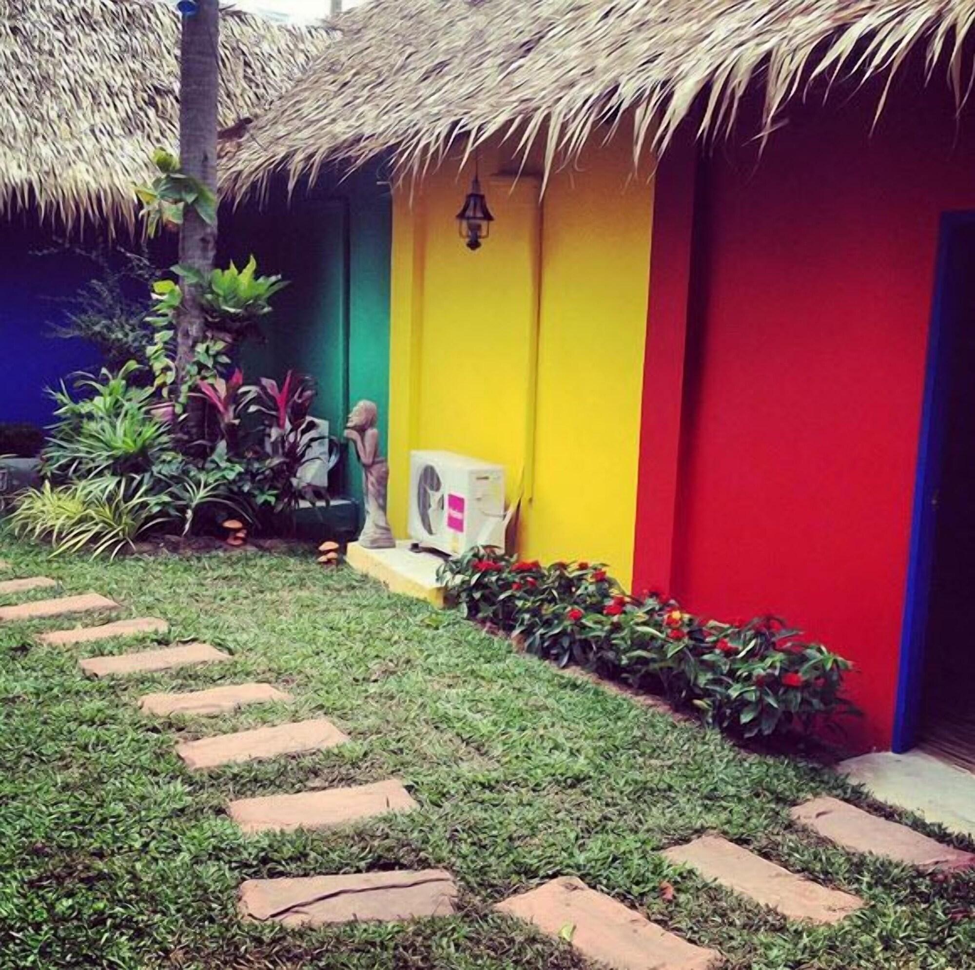 Varios Wok & The Much Rooms - Hostel
