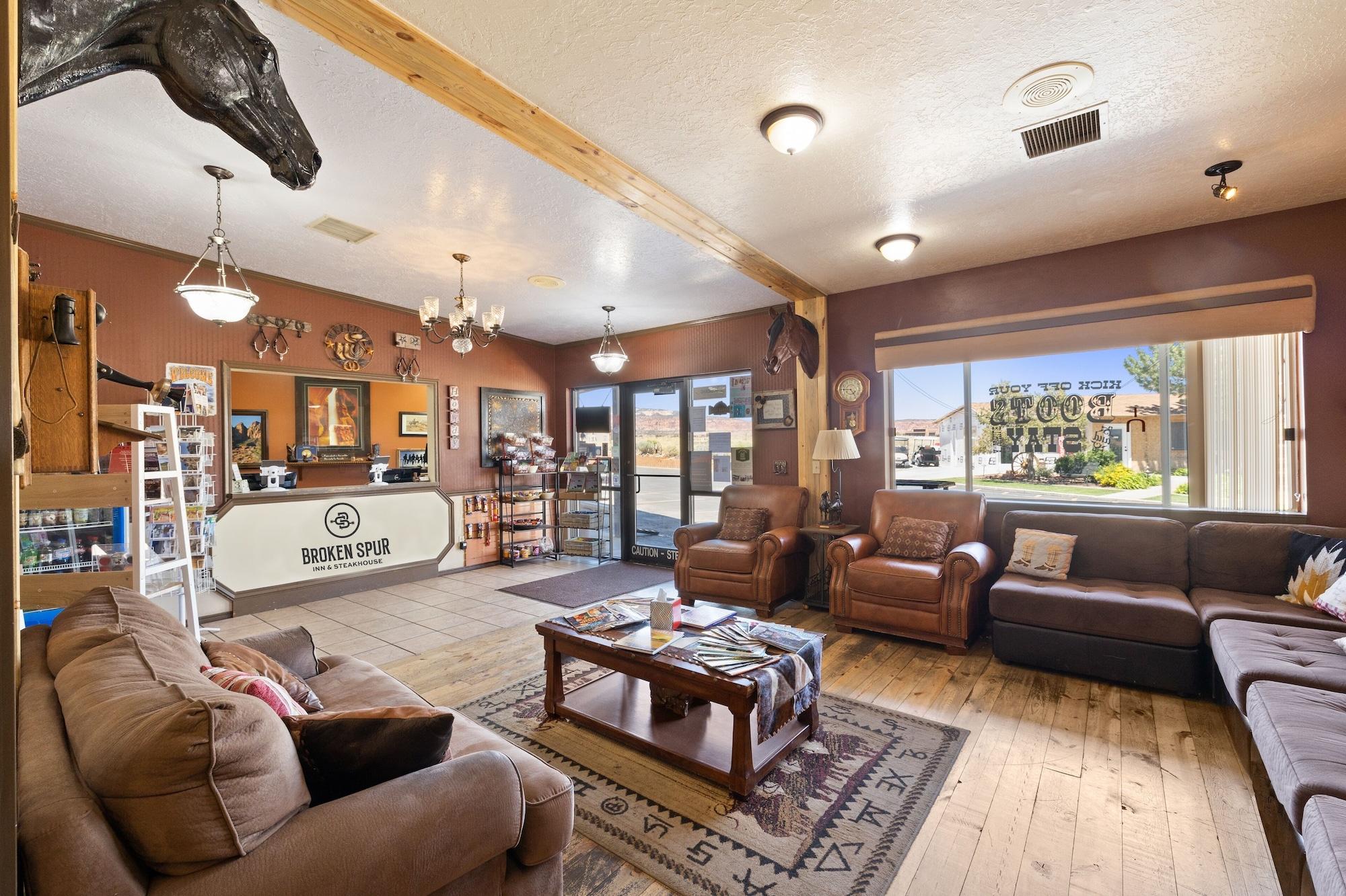 Vista Lobby Broken Spur Inn & Steakhouse
