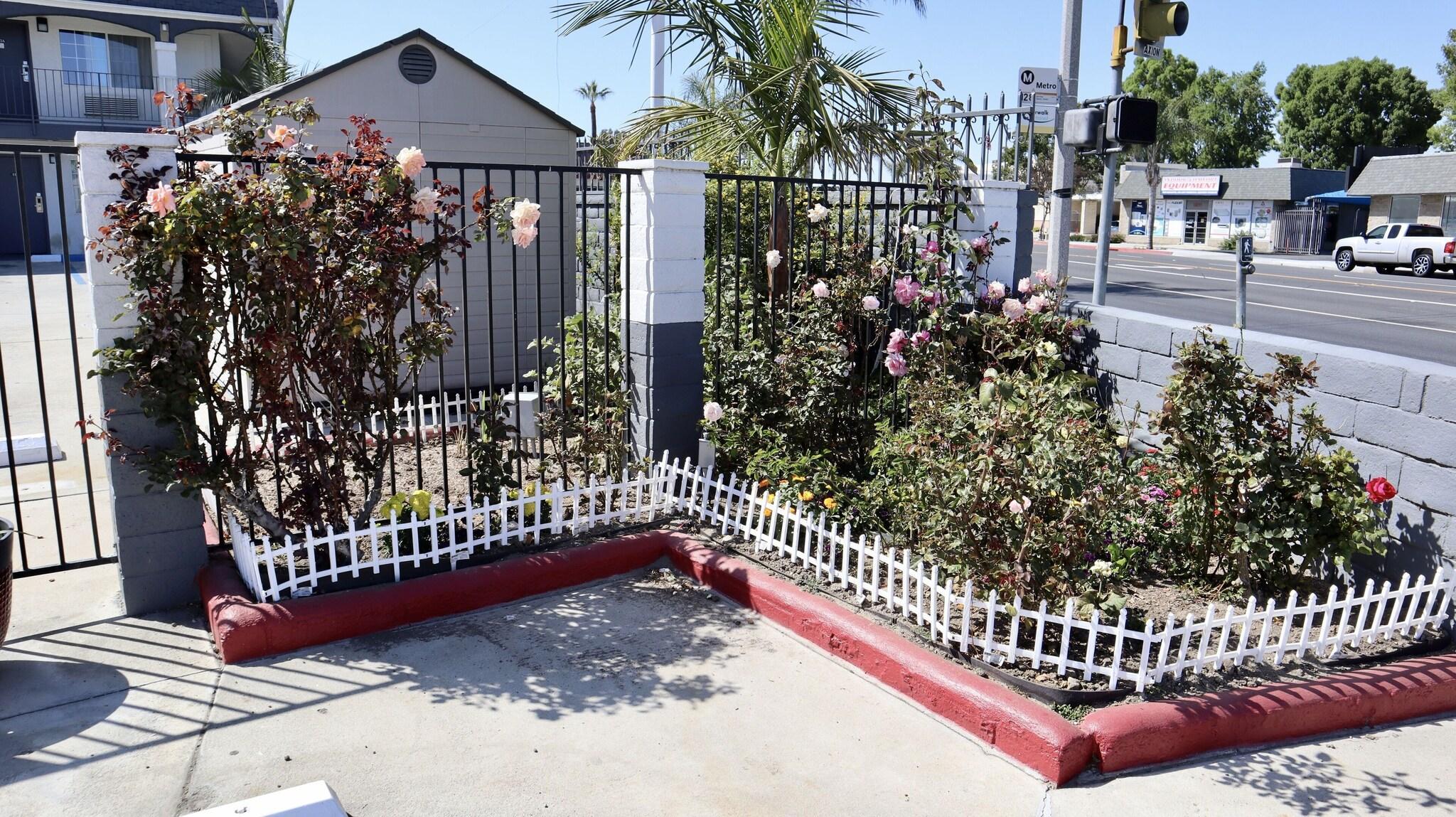 Varios Value Inn Bellflower