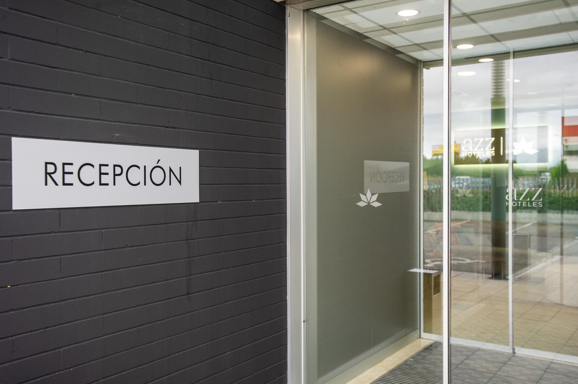 Vista Exterior AZZ Pamplona Norte