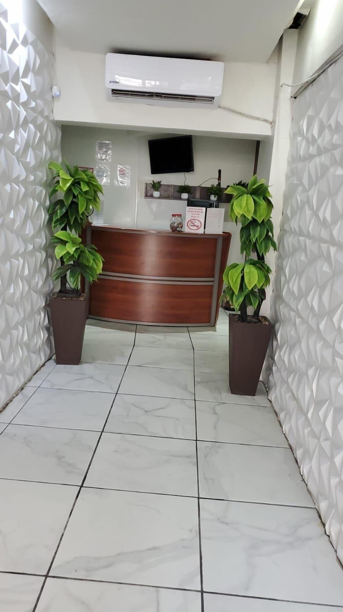 Vista Lobby La frontera suites motel