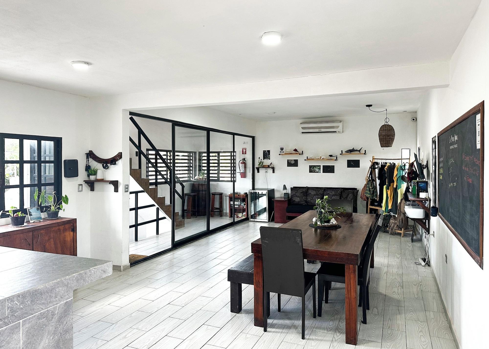 Vista Lobby La Perle Noire