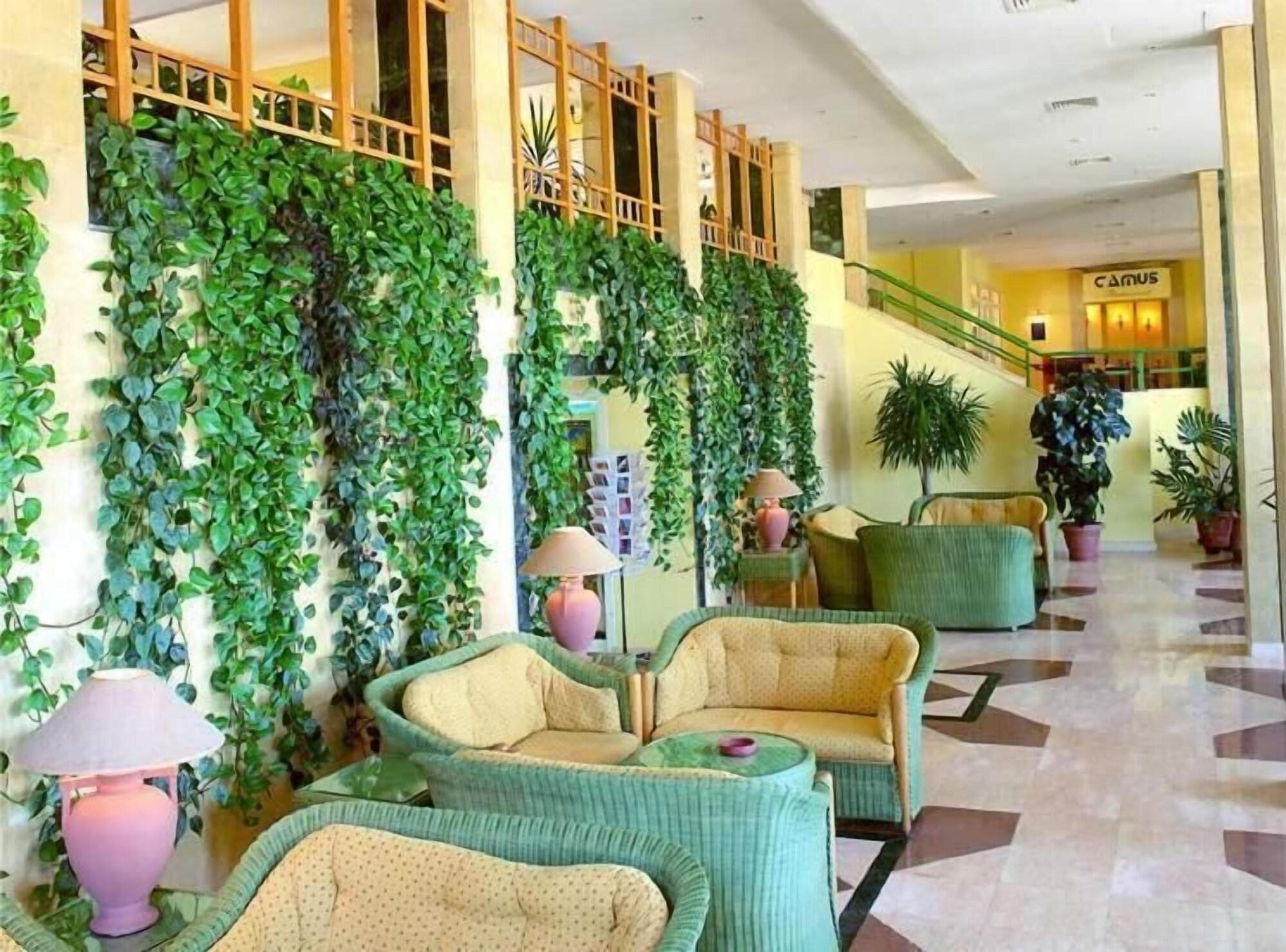 Vista Lobby Sea Garden Hotel