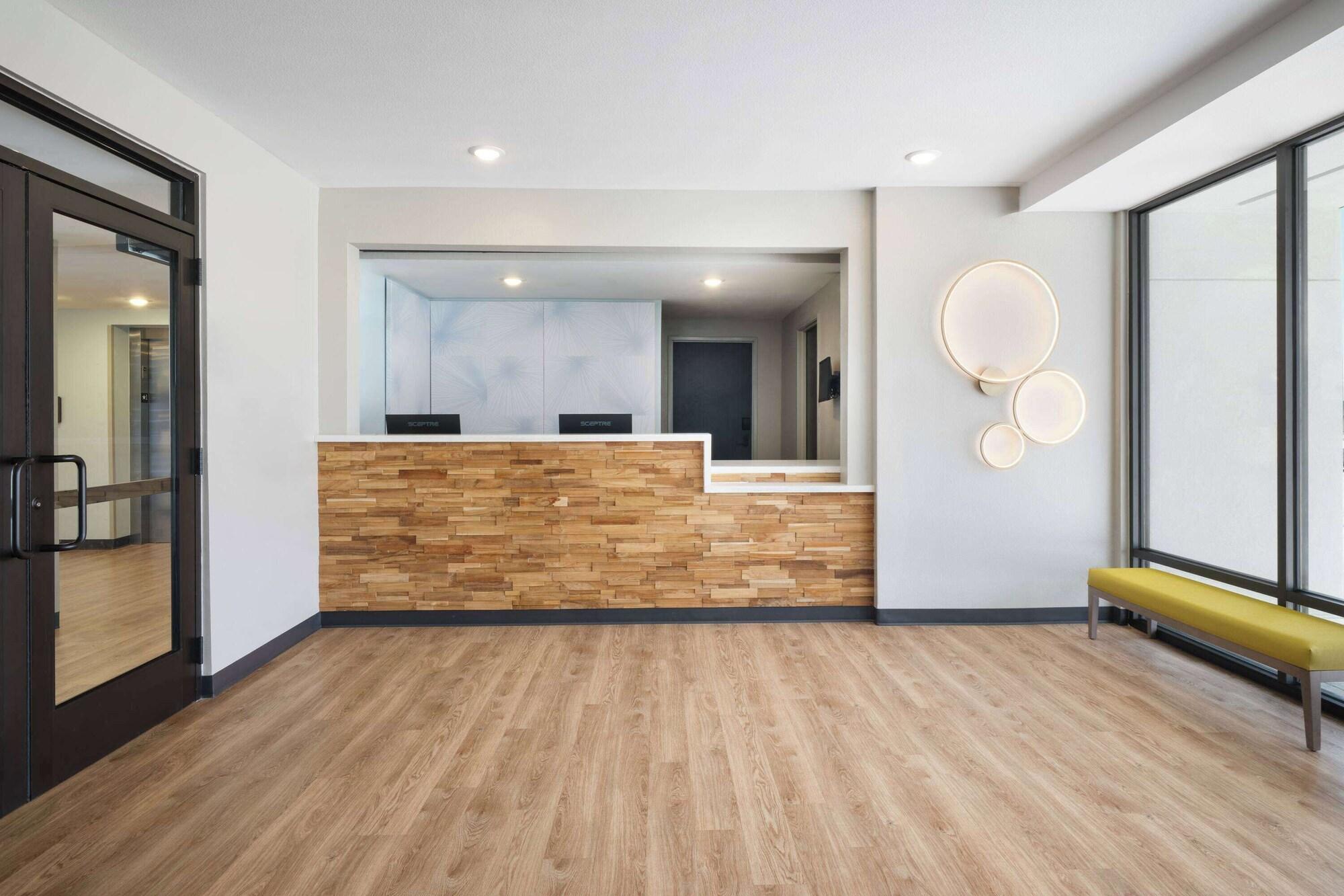 Vista Lobby Echo Suites Extended Stay Reno