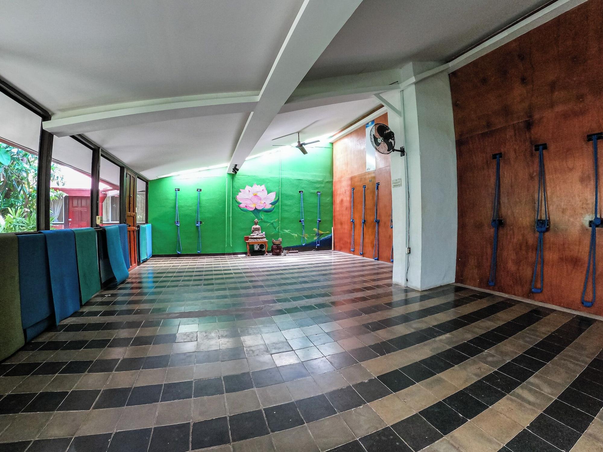 Gimnasio PURE Gym - Spa - Yoga - Lodging