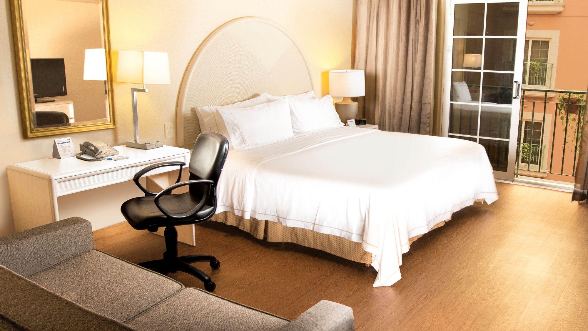 Habitación Holiday Inn Express Monterrey Galerias by IHG