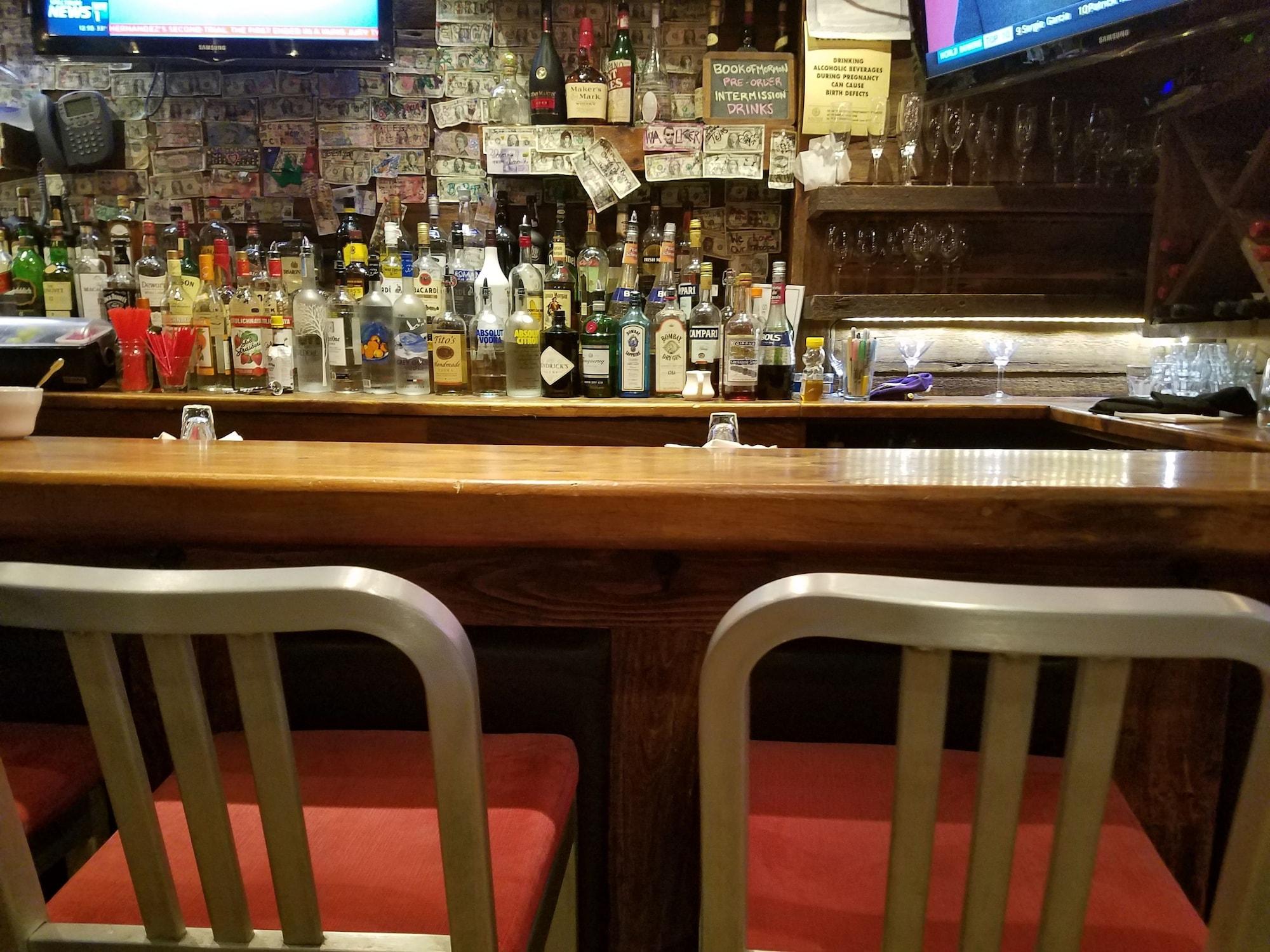 Bar/Salón Mayfair New York