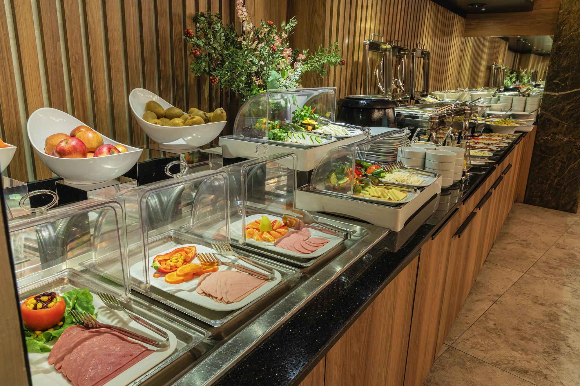 Restaurant Ayramin Deluxe Hotel
