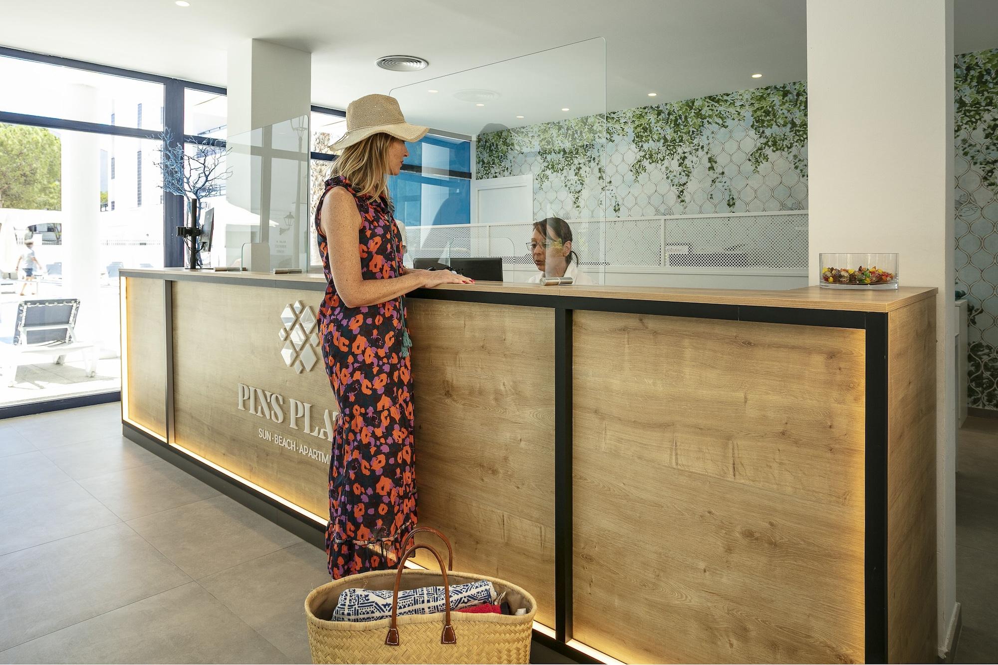 Vista Lobby Pins Platja Apartments