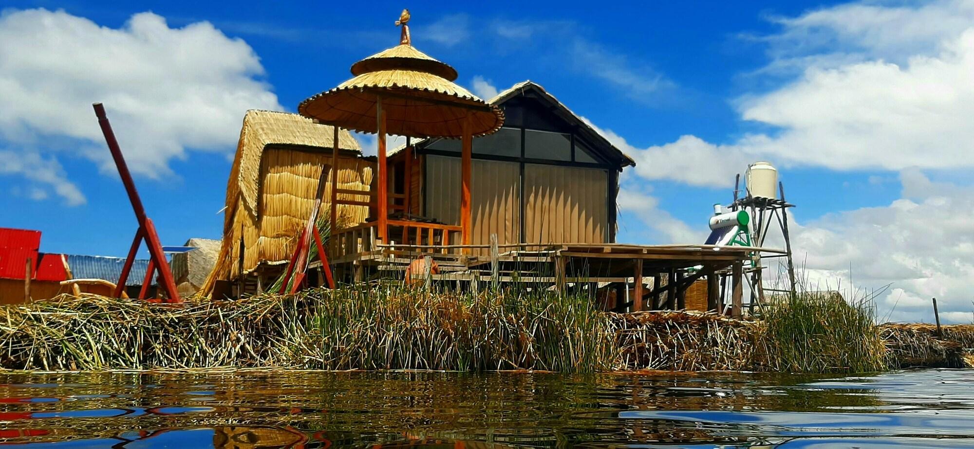 Varios Uros Lake Titicaca Lodge