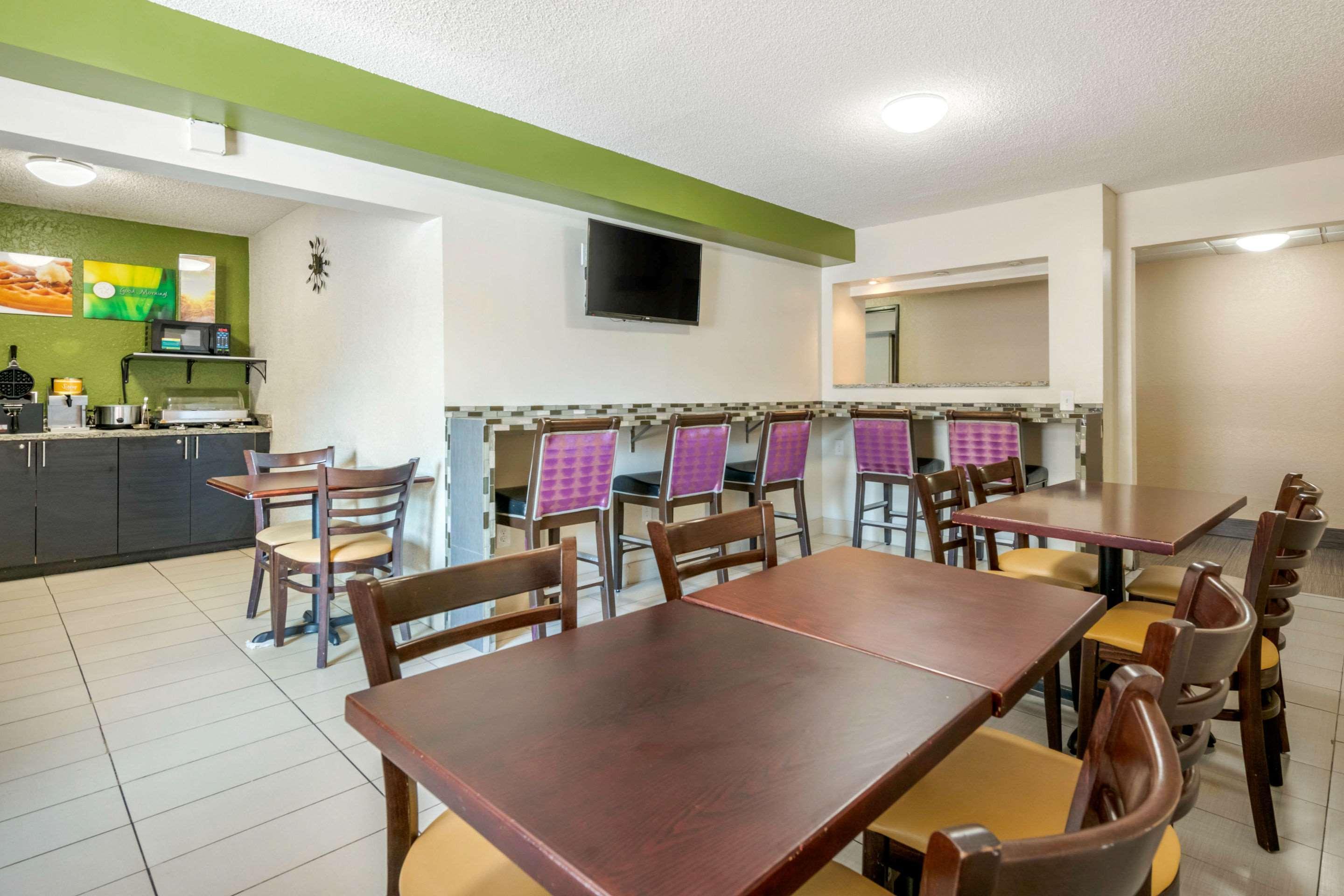Restaurant Quality Inn Leesburg Chain of Lakes