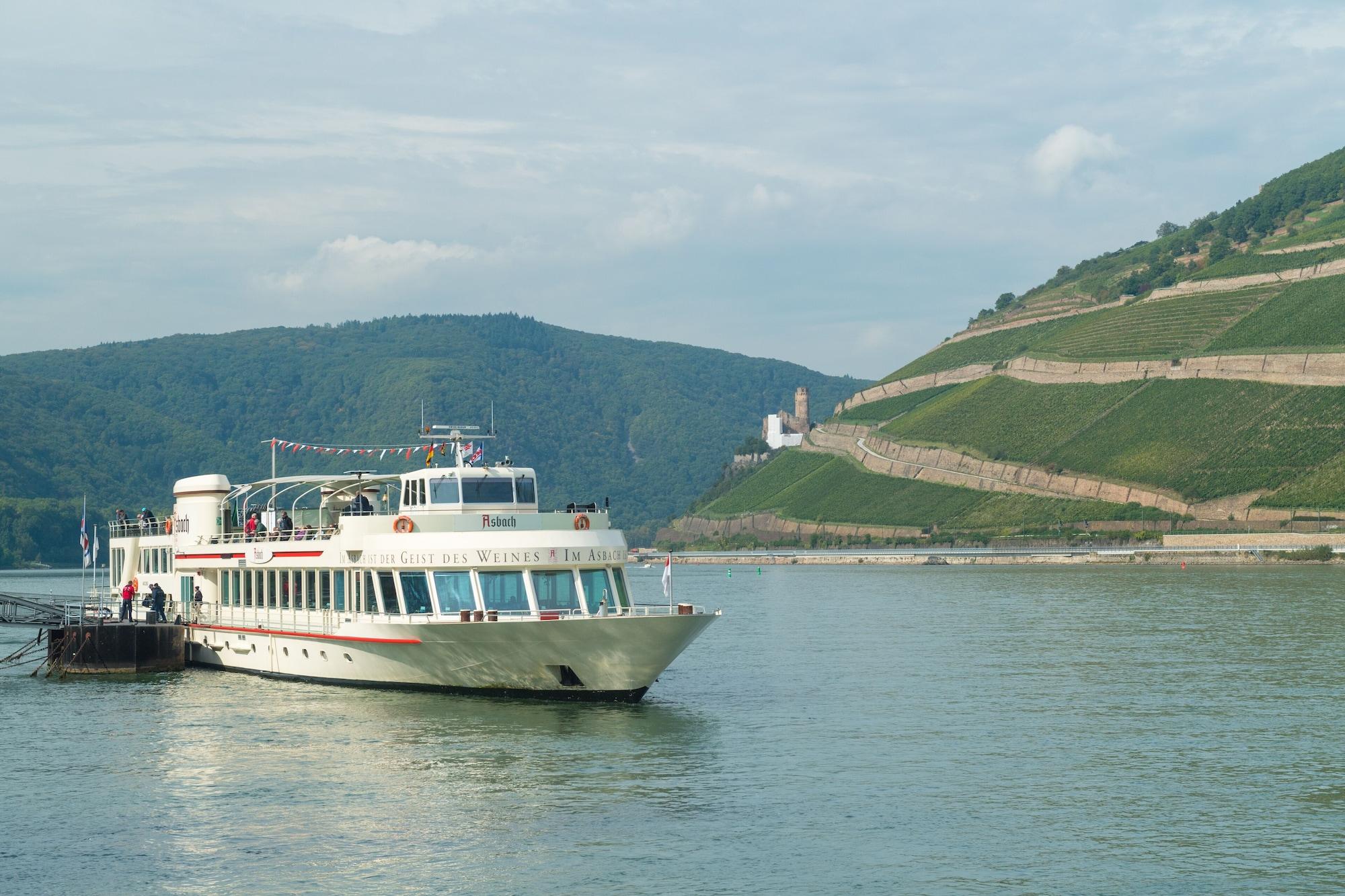 Instalaciones Recreativas PAPA RHEIN Hotel & Spa