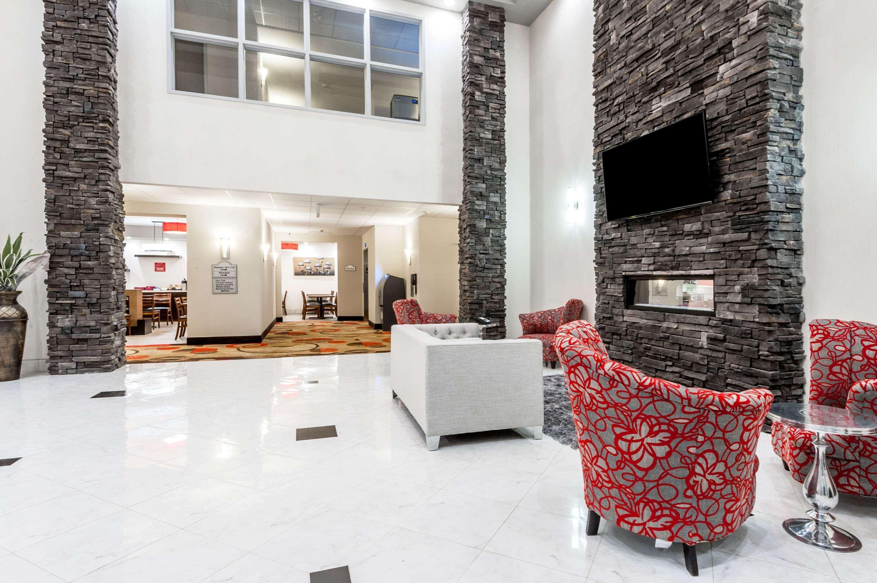 Vista Lobby Ramada by Wyndham Moose Jaw