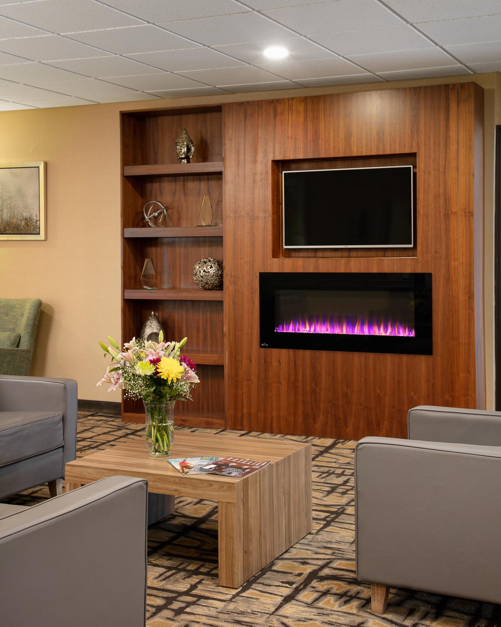 Vista Lobby Quality Inn & Suites Downtown