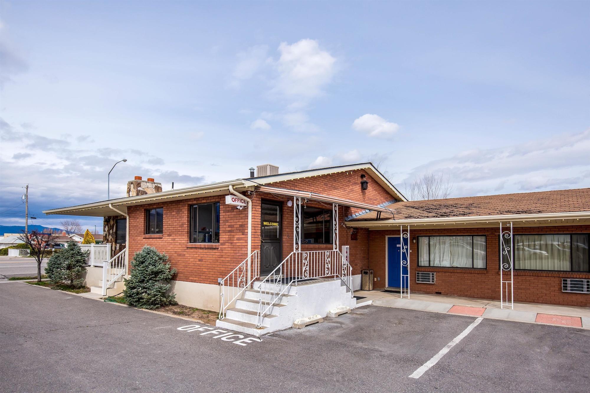 Vista Exterior Motel 6 Tremonton, UT