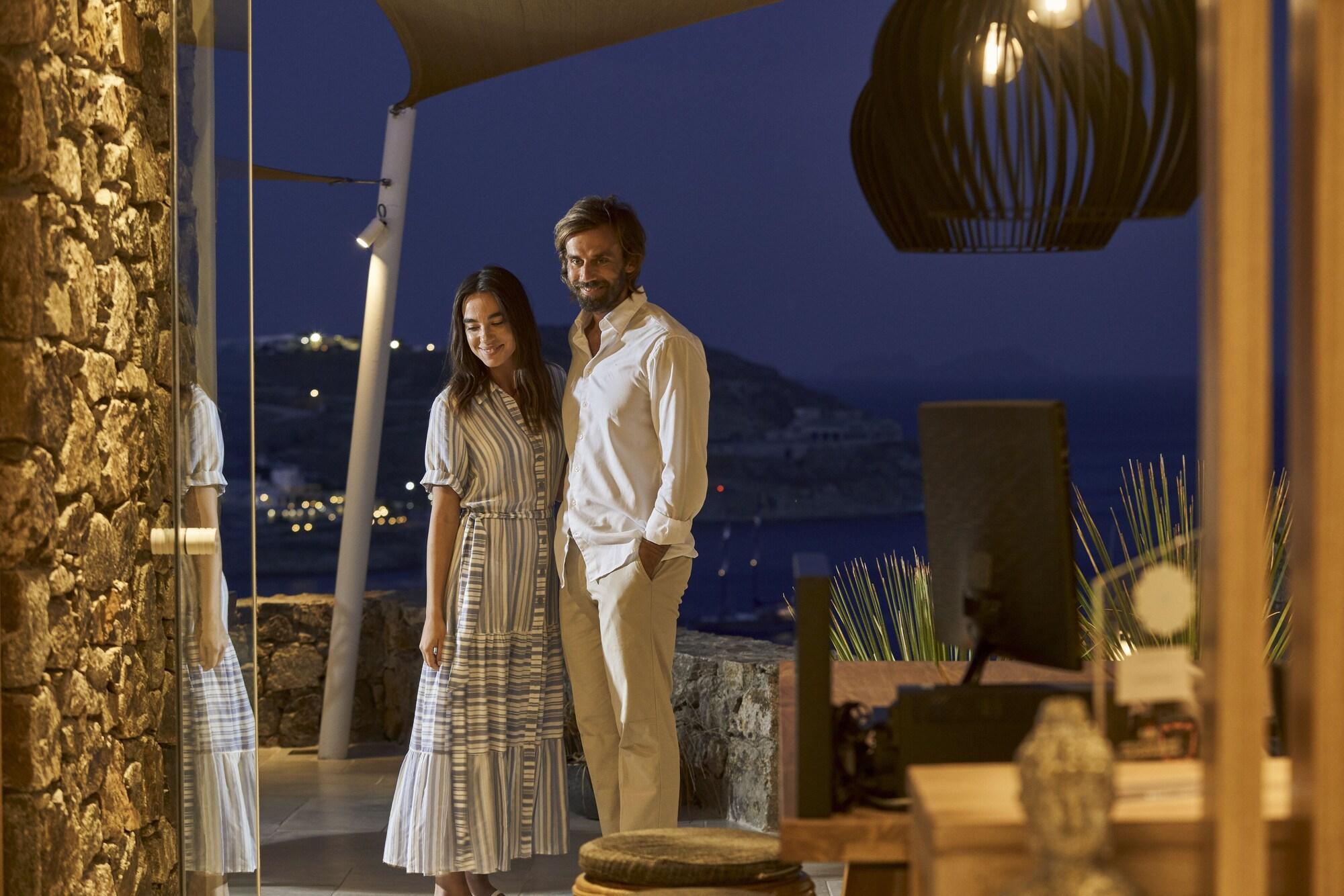 Restaurant Mykonos Bliss - Cozy Suites, Adults Only Hotel