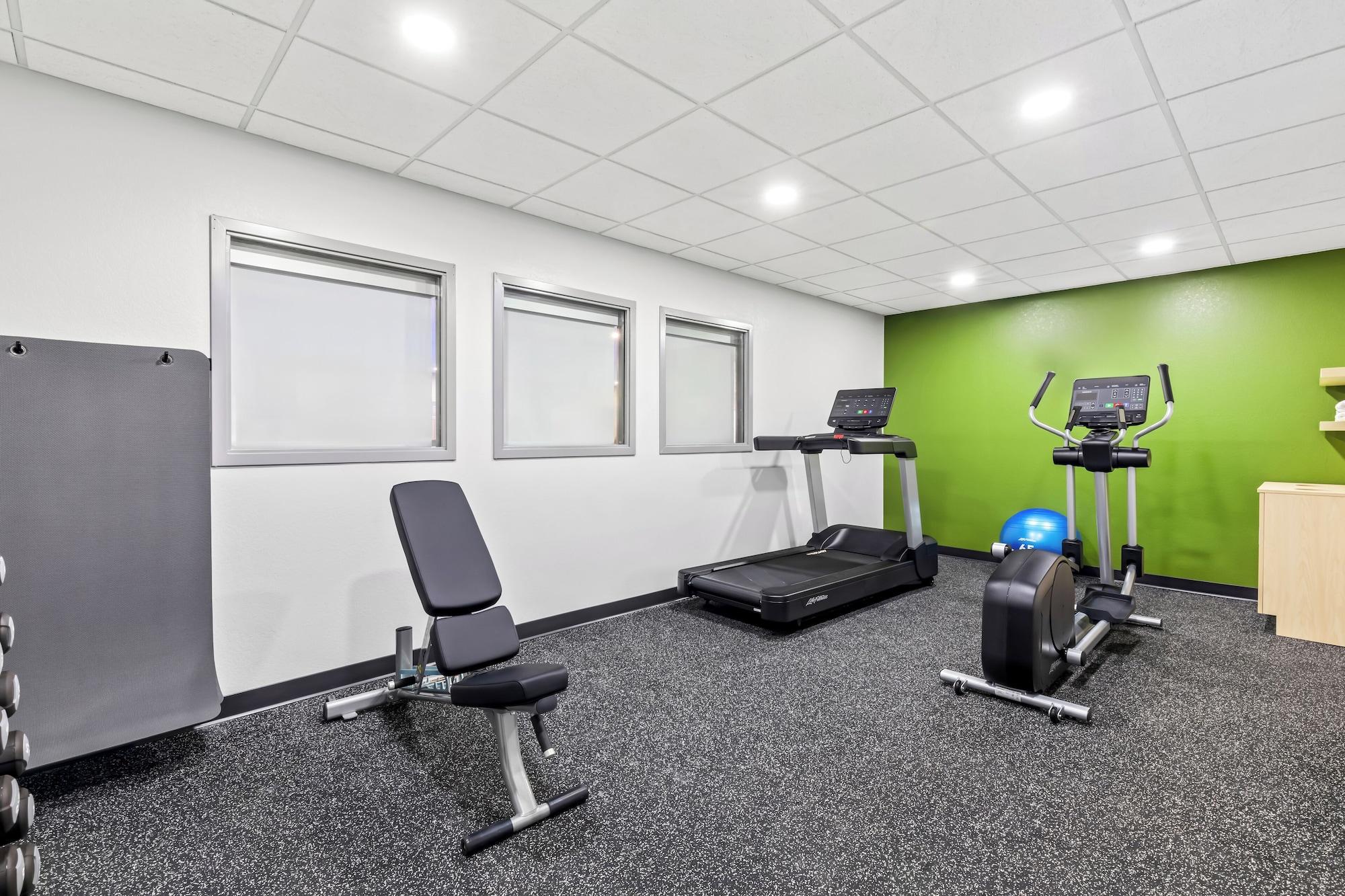 Gimnasio Spark by Hilton Wilkes Barre