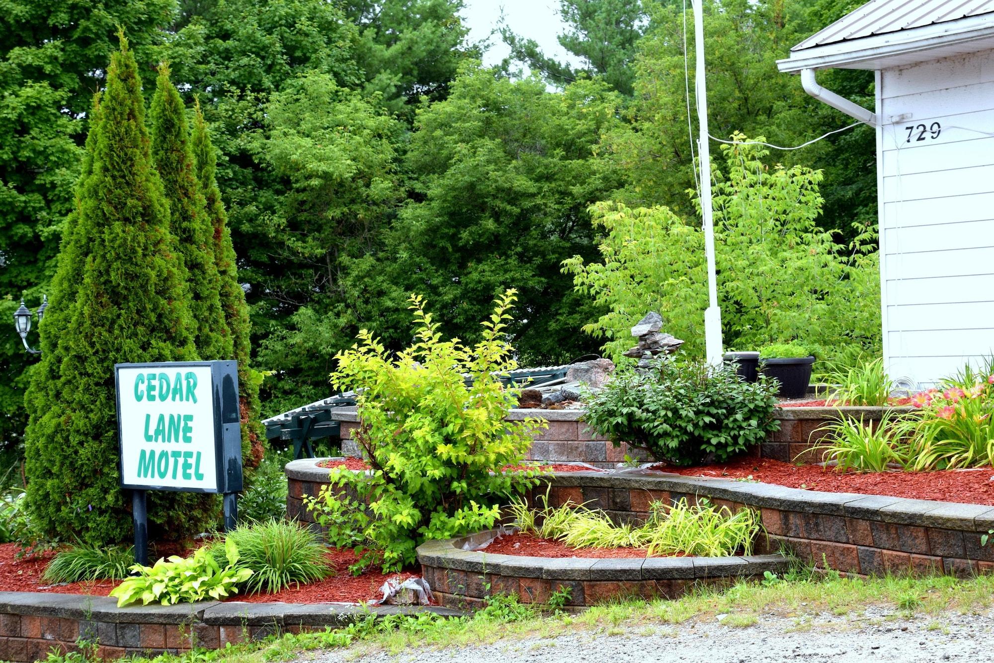 Varios Cedar Lane Motel