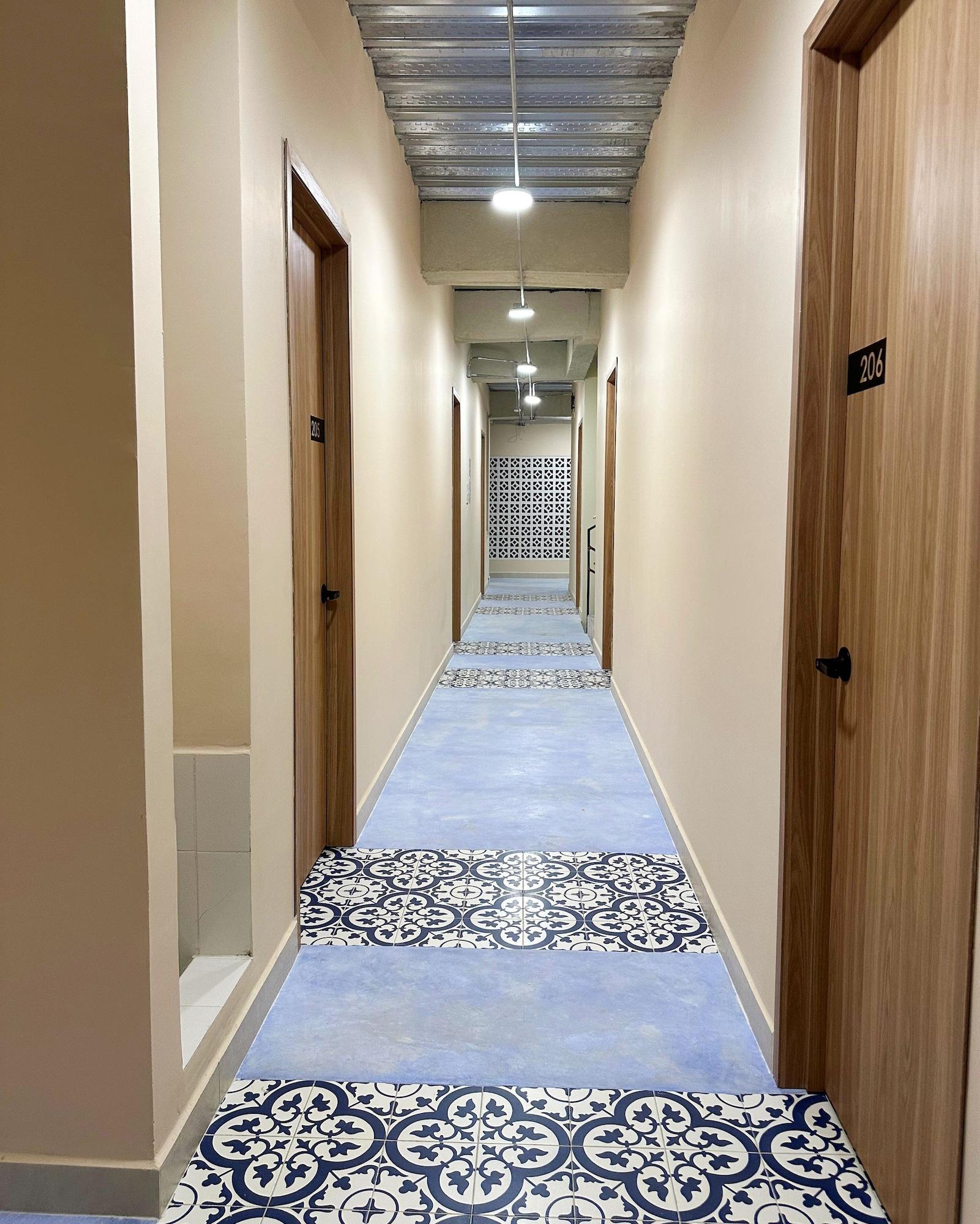 Varios Awa House Hotel