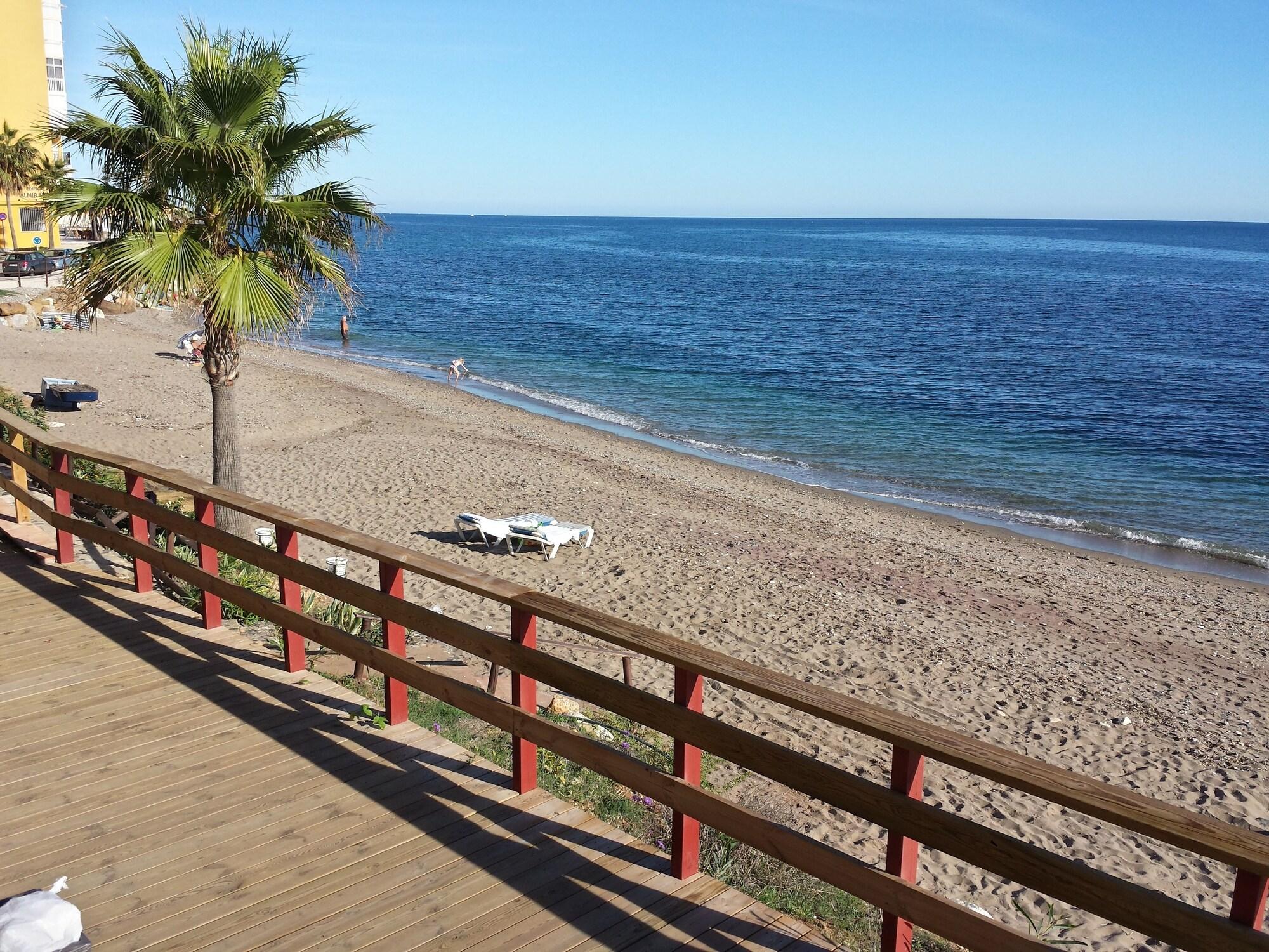Playa Mi Capricho Luxury Apartament by the Sea