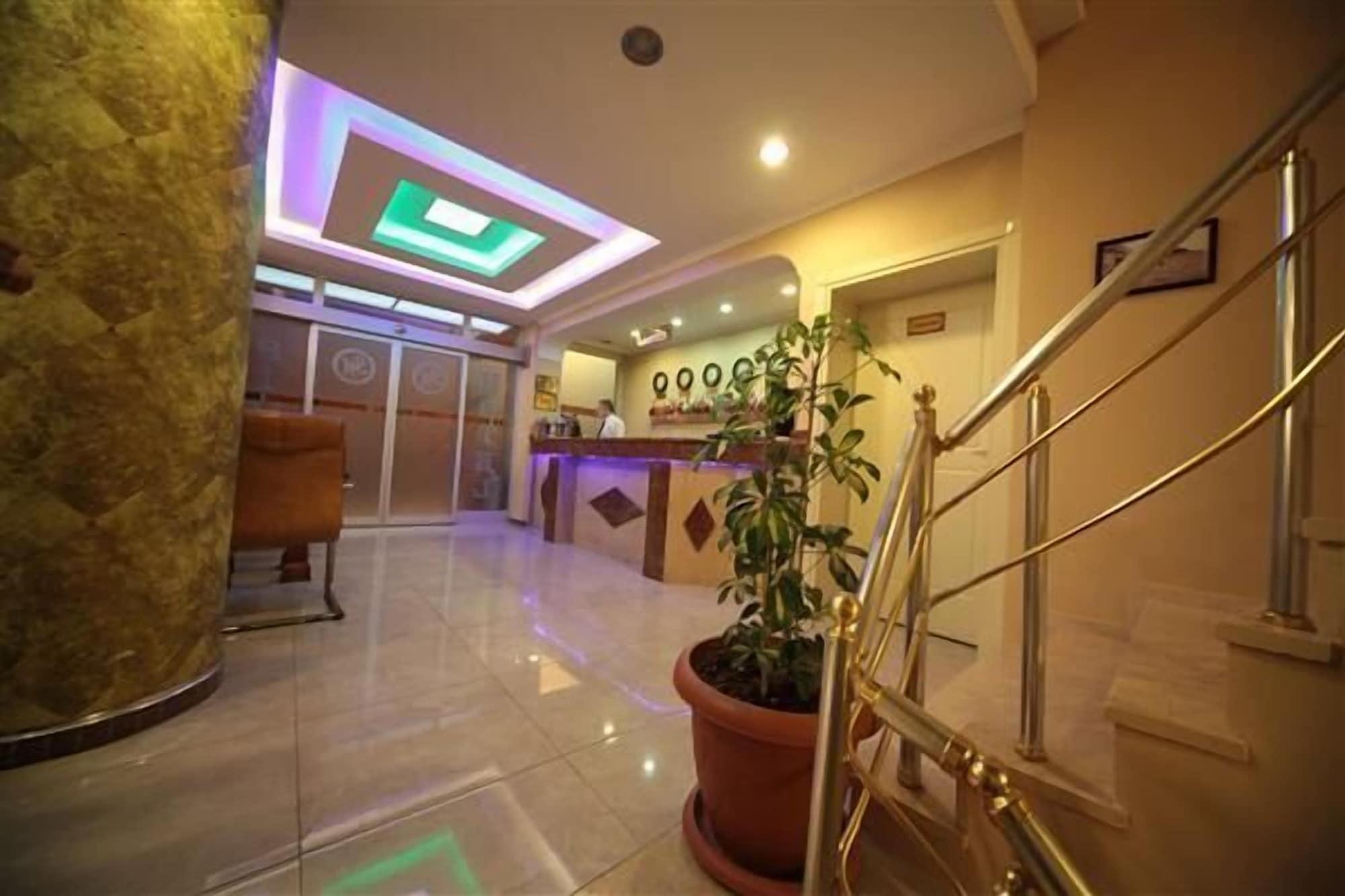 Vista Lobby Simper Hotel