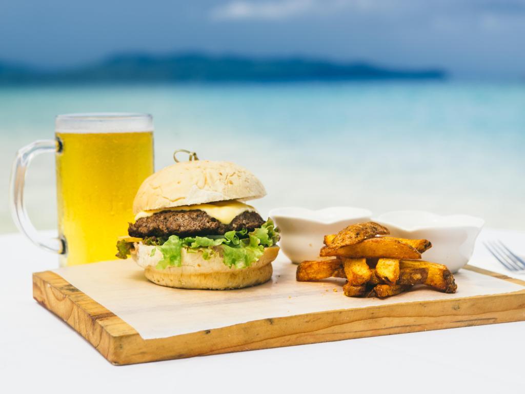Restaurant White House Beach Resort