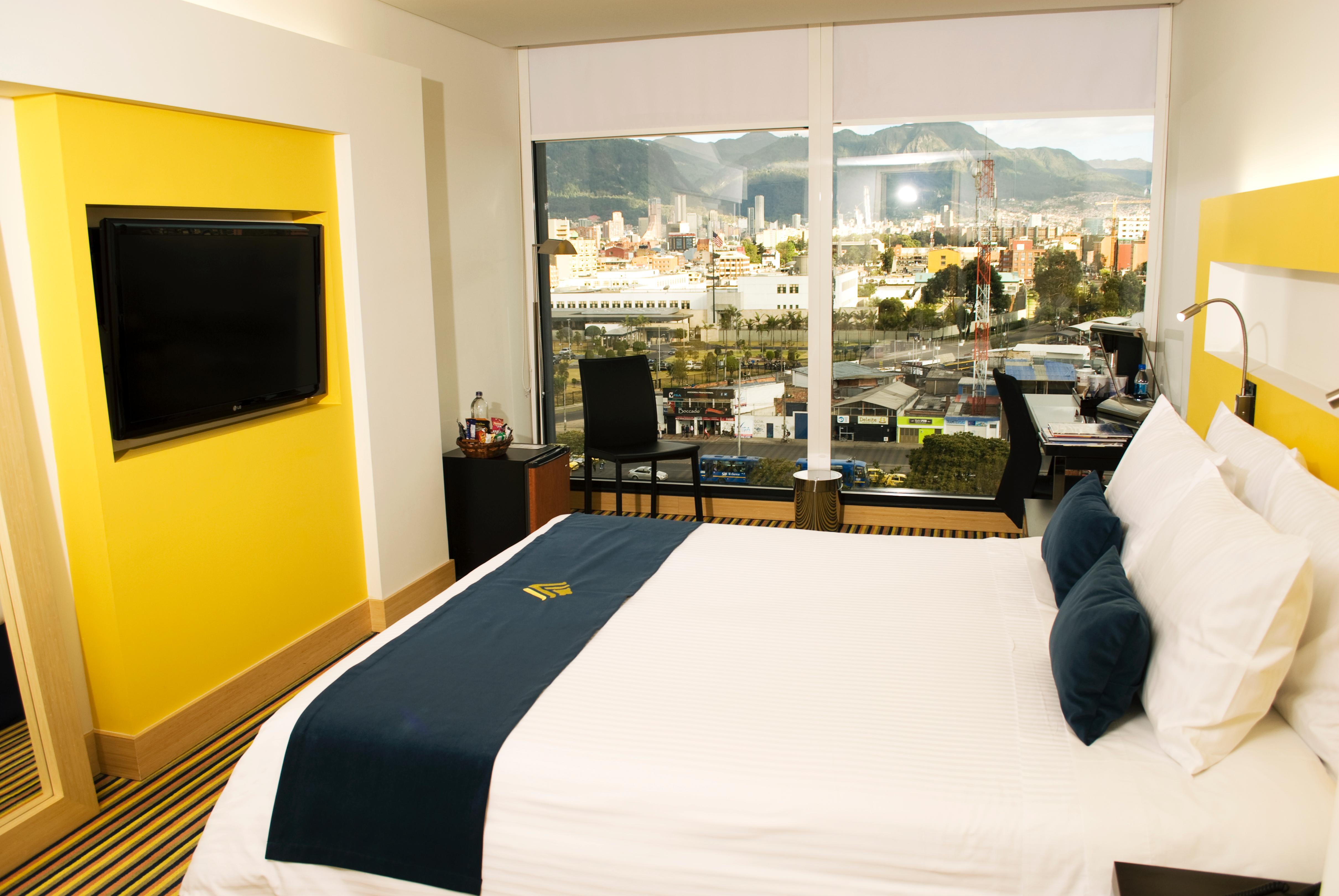 Guest room Wyndham Bogotá