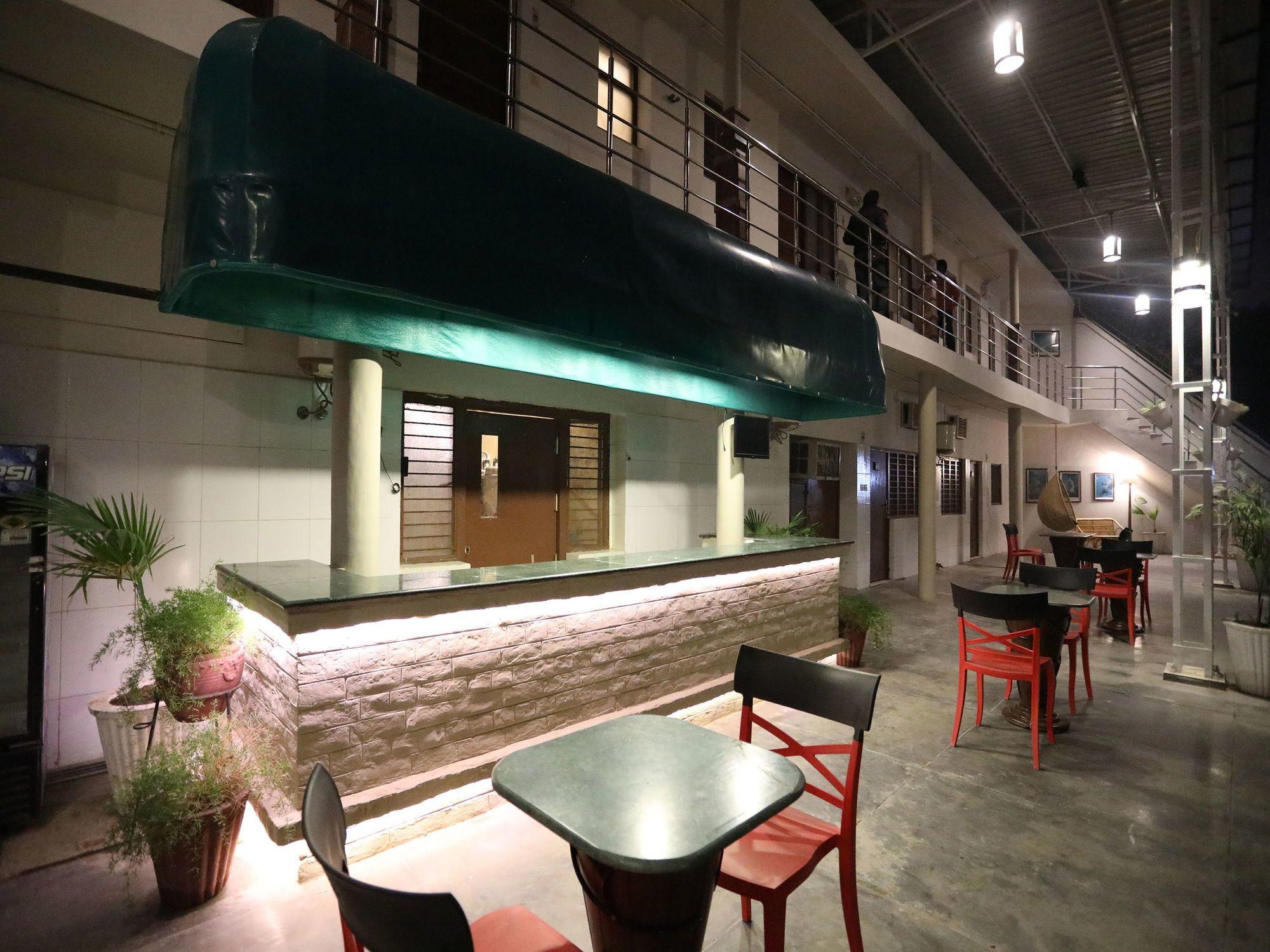 Restaurant Capital O 10953 Dayal Lodge - A Boutique Hotel