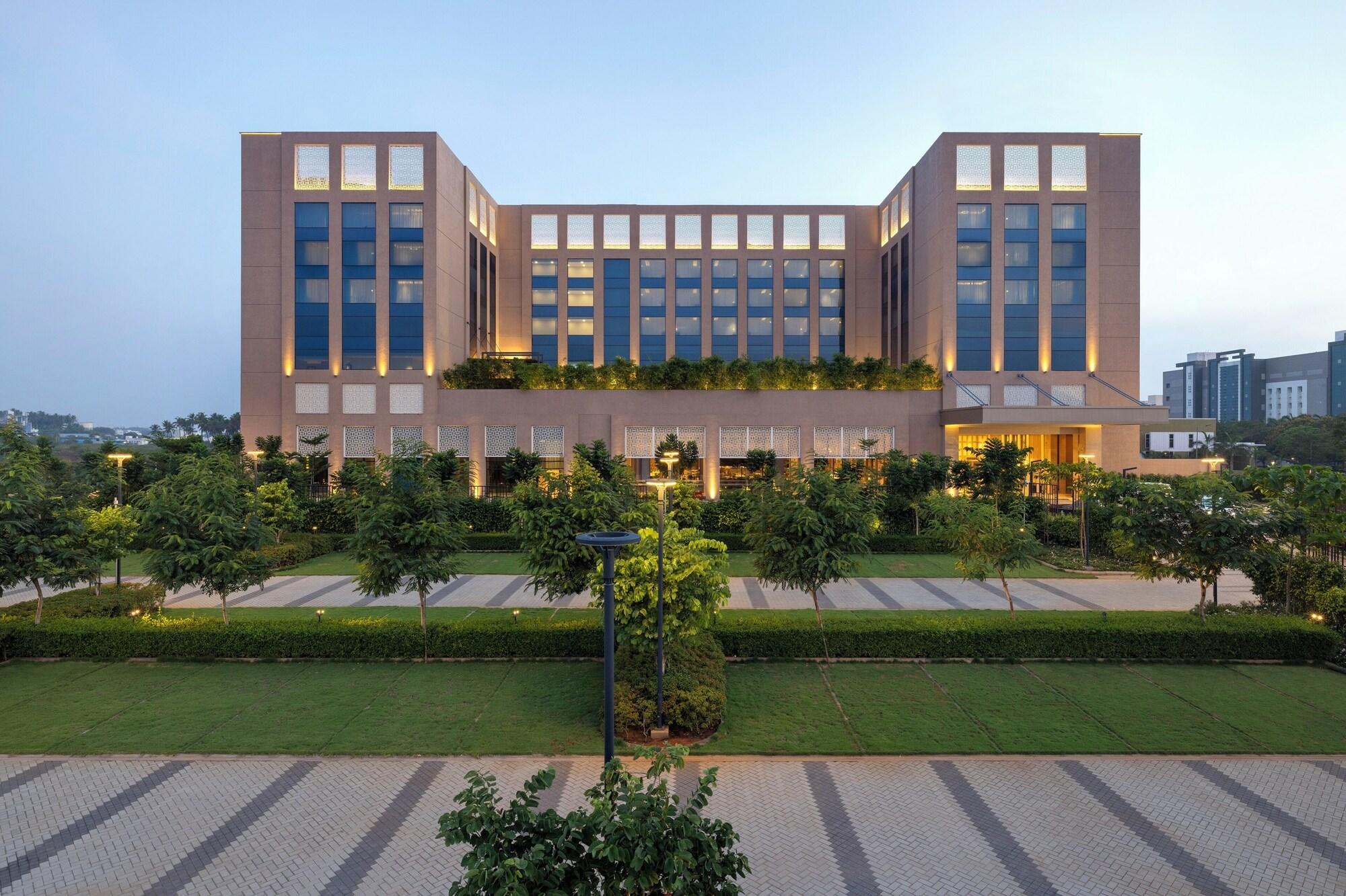 Vista Exterior Grand Madurai by GRT Hotels