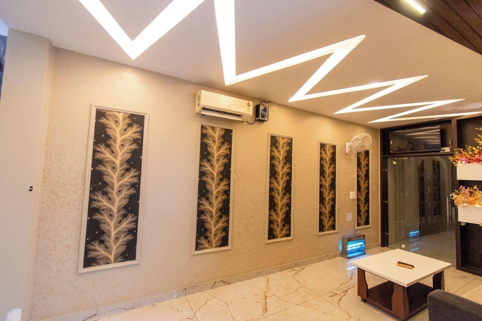 Vista Lobby Hotel 7PM