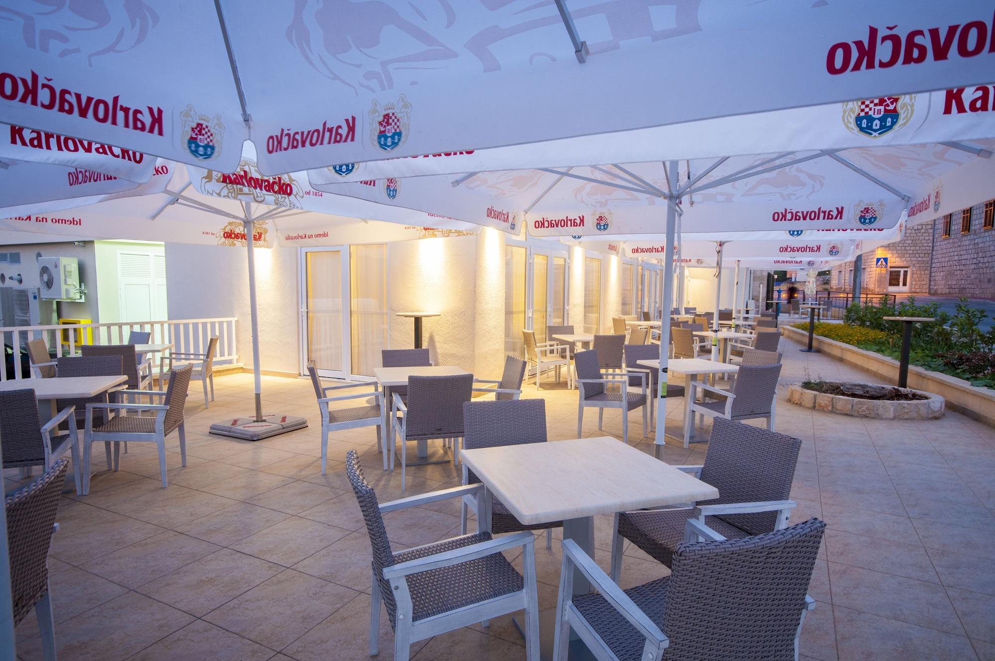 Bar/Salón Hotel Konavle