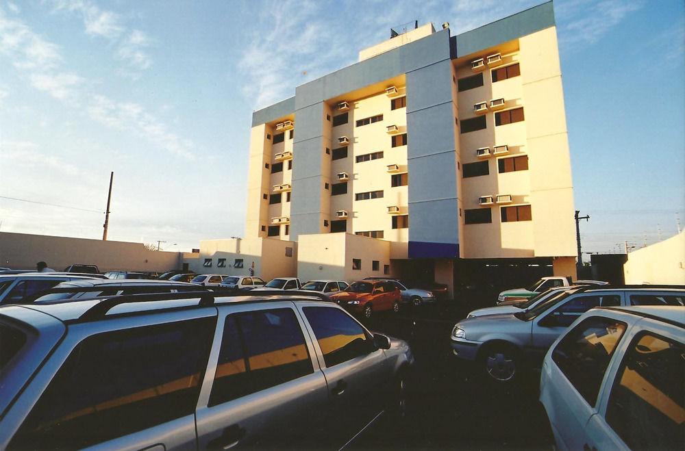 Vista da fachada Sara Palace Hotel