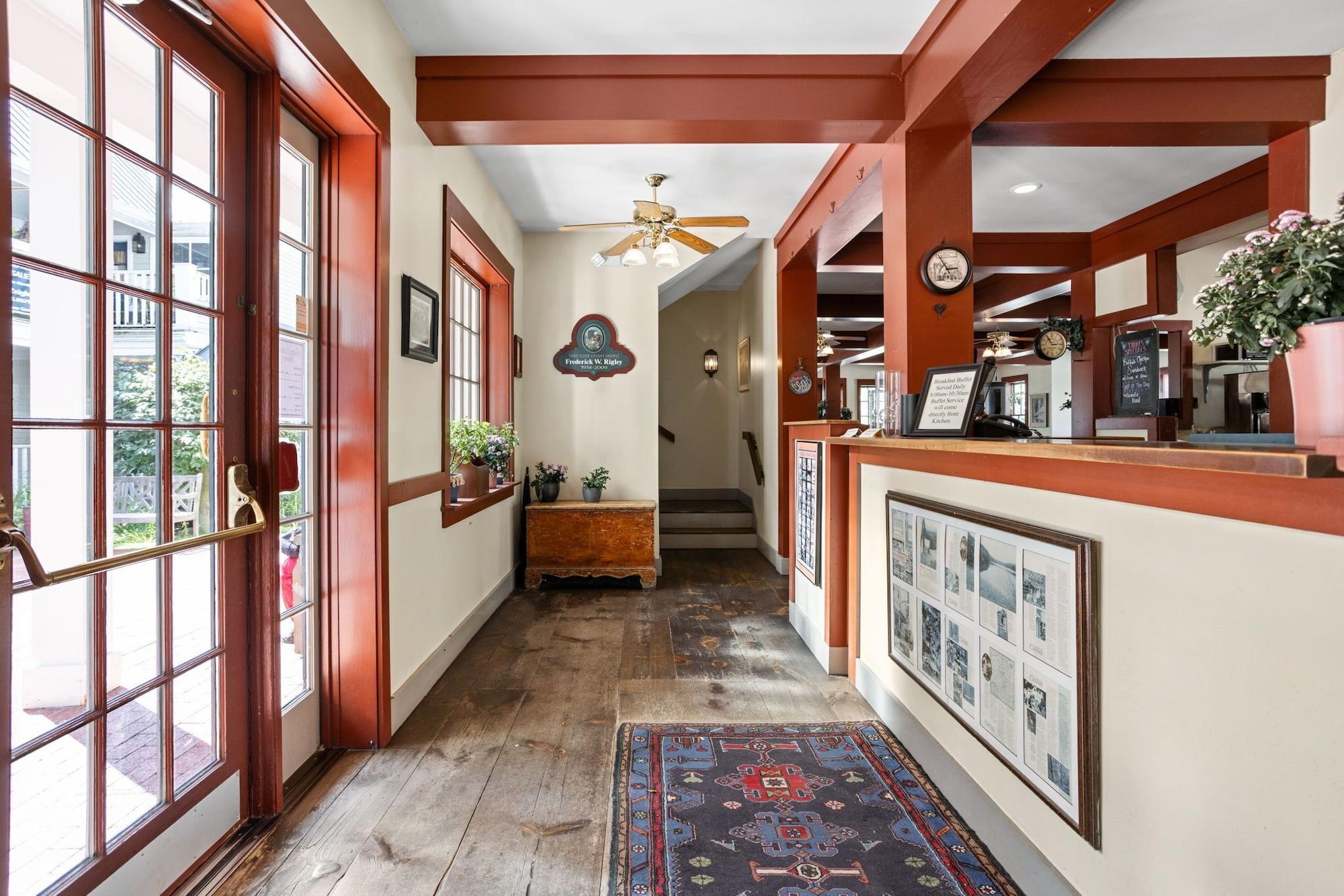 Vista Lobby Artists Colony Inn