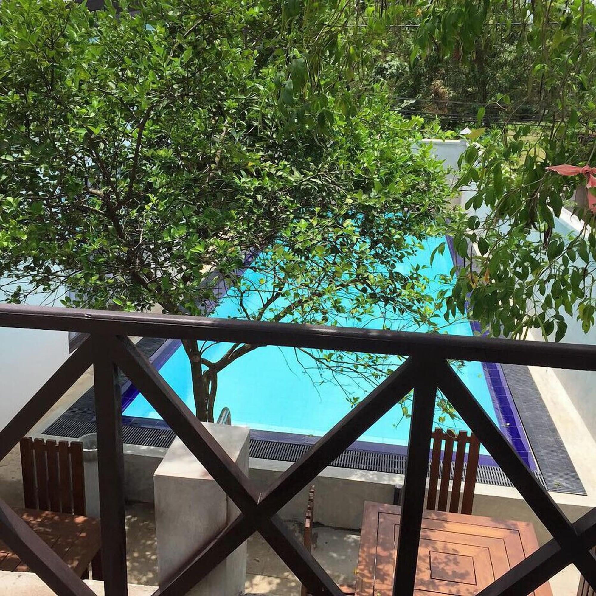 Vista Piscina Villa Pinnawala