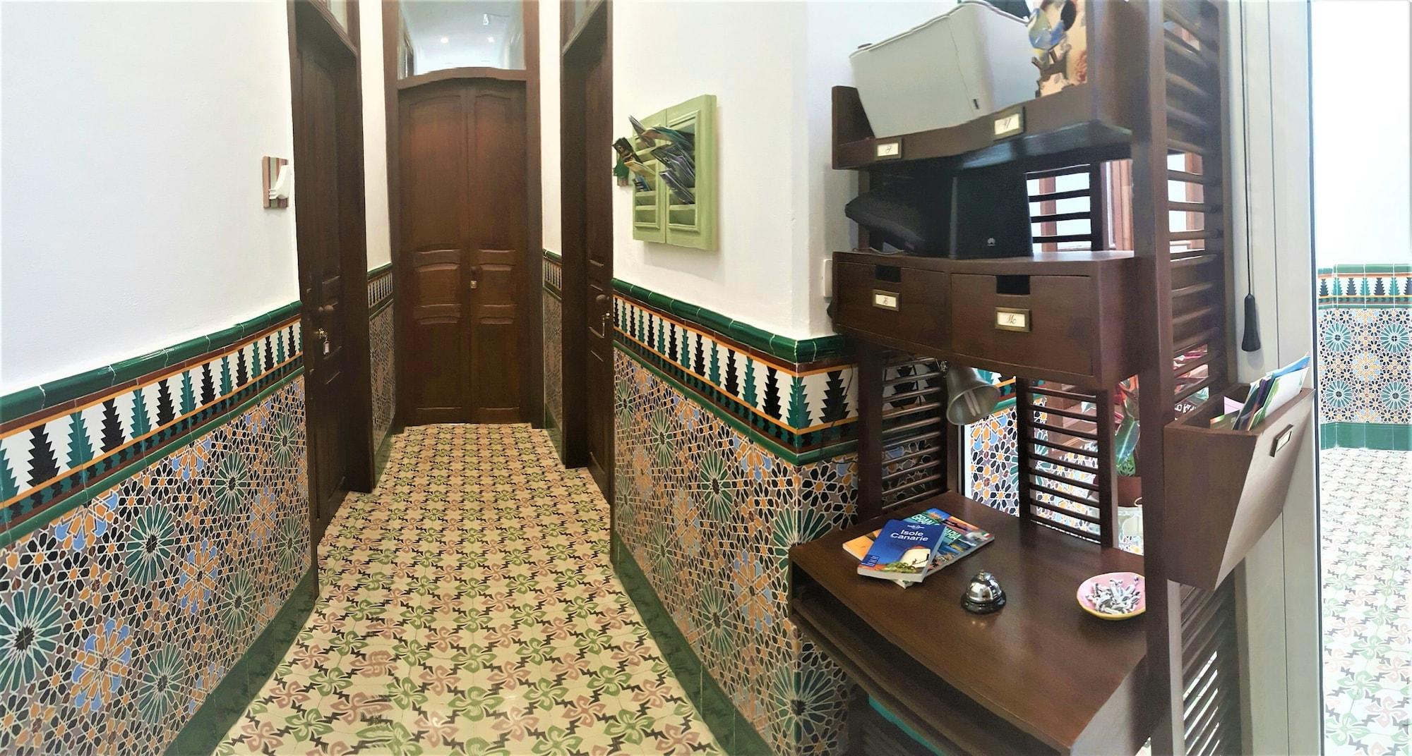 Varios Los Canaritos Guest-House
