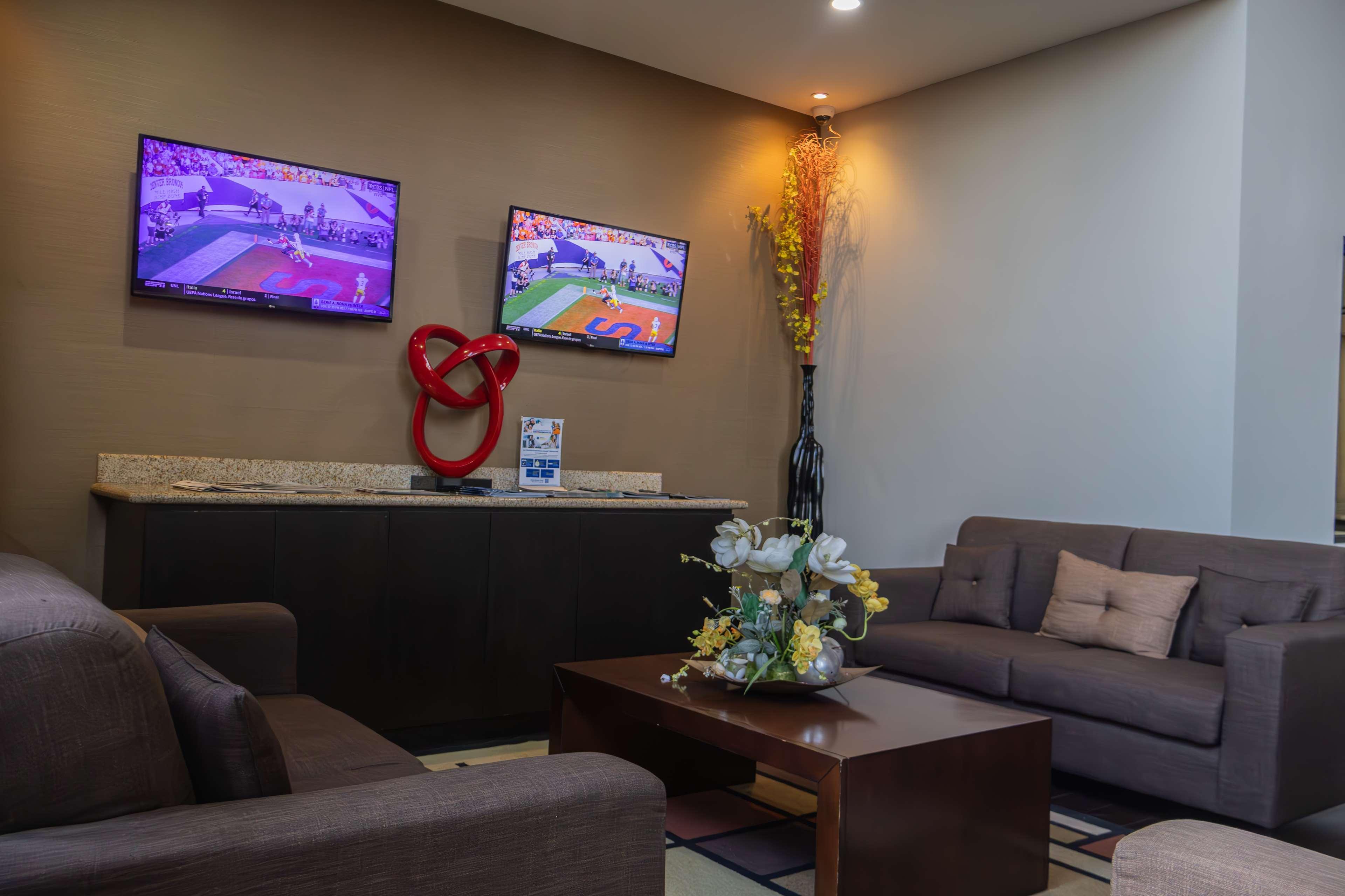 Vista Lobby Best Western Premier Monterrey Aeropuerto
