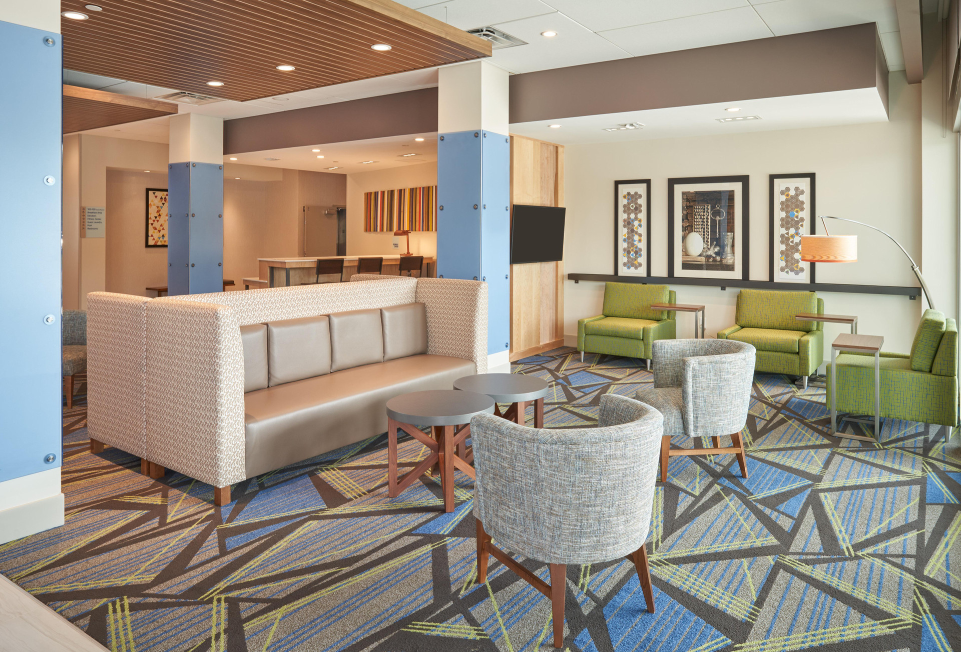Vista Lobby Holiday Inn Express Doral Miami