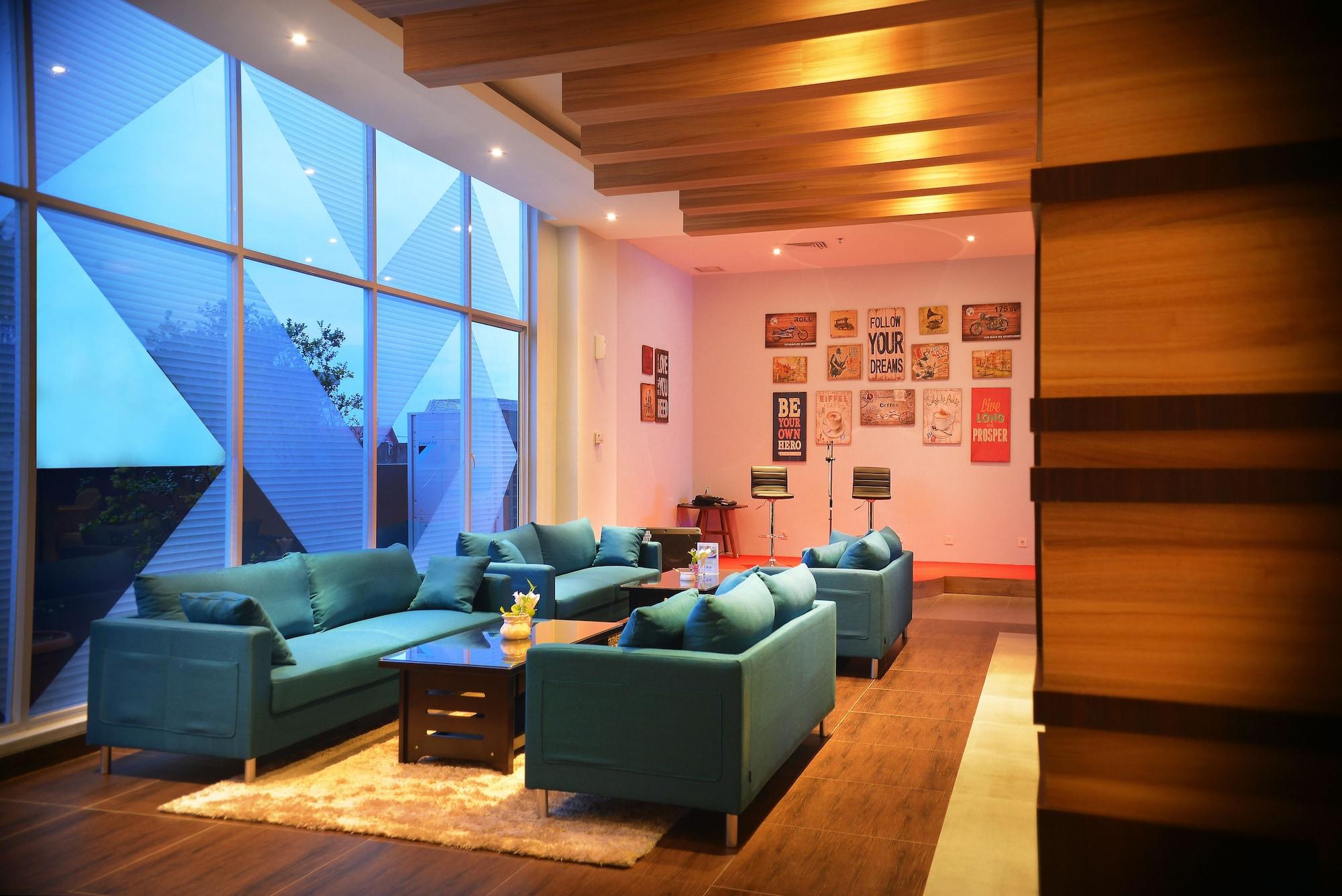 Bar/Salón Ayola First Point Hotel Pekanbaru