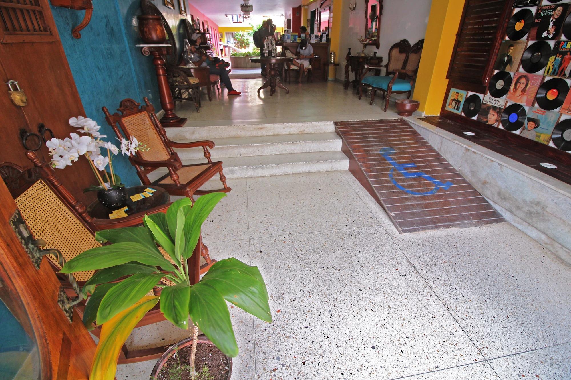Varios Hotel Mary Carmen