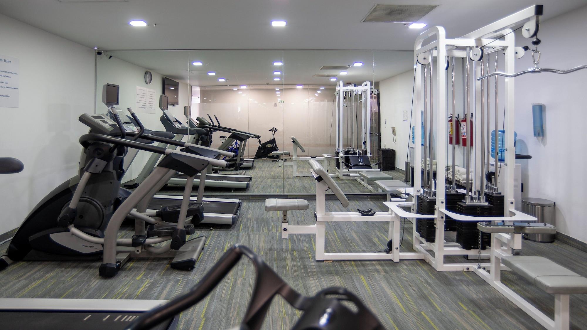 Gimnasio Holiday Inn Express Mexico Santa Fe by IHG