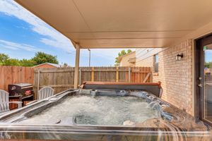 Alquiler Vacacional - South OKC Home w/ Game Room: 18 Mi to OU Campus!