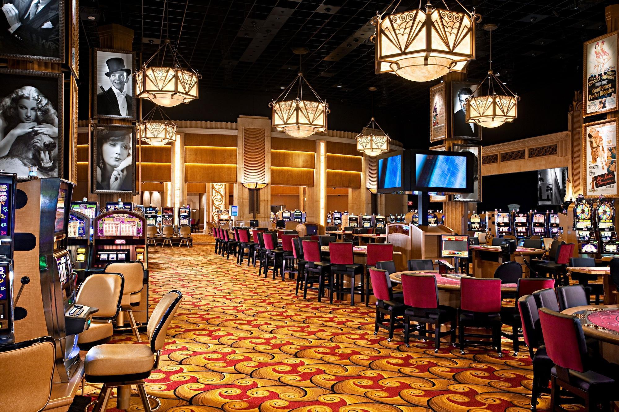 Vista Lobby Hollywood Casino & Hotel