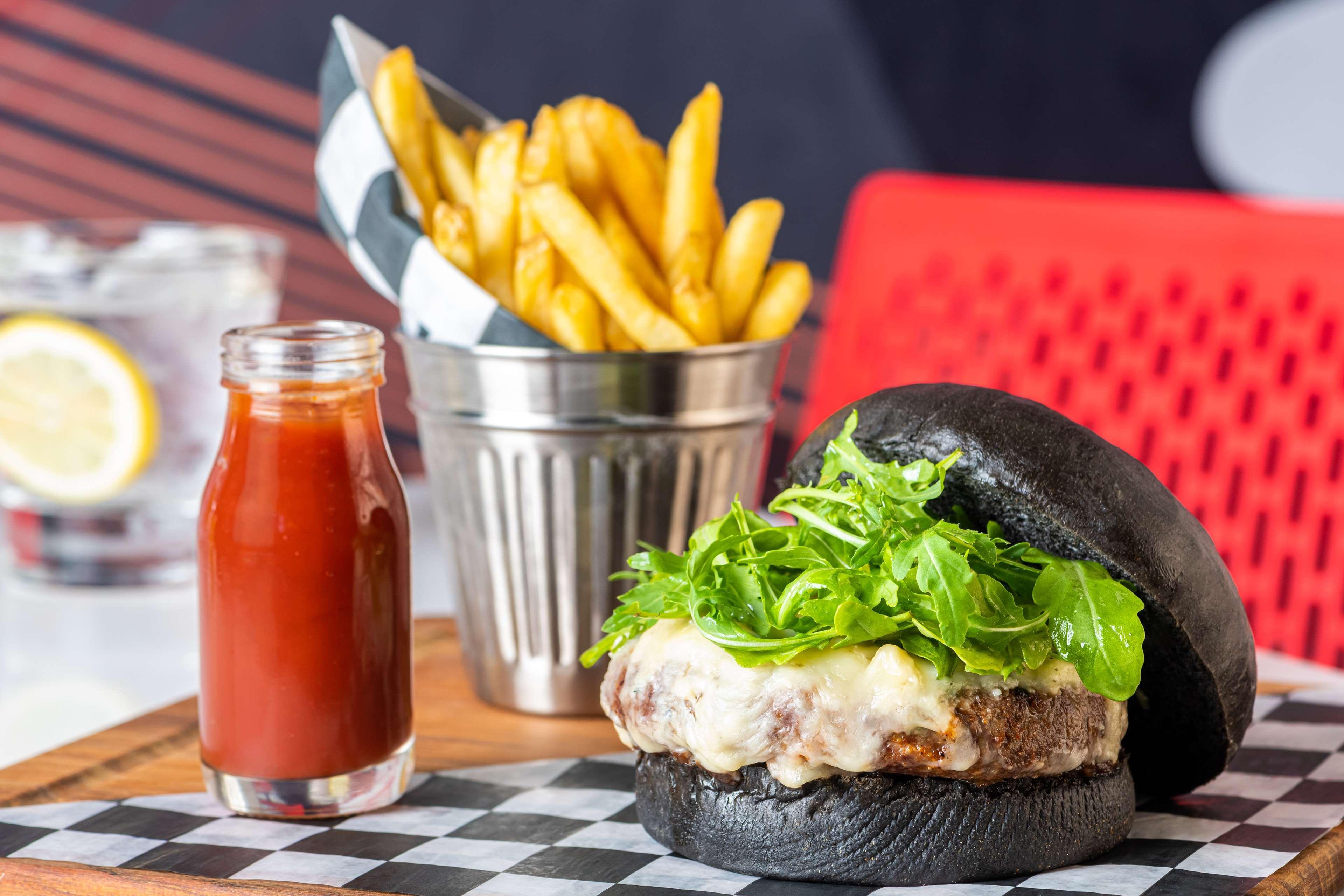 Restaurant Radisson Red Dubai Silicon Oasis