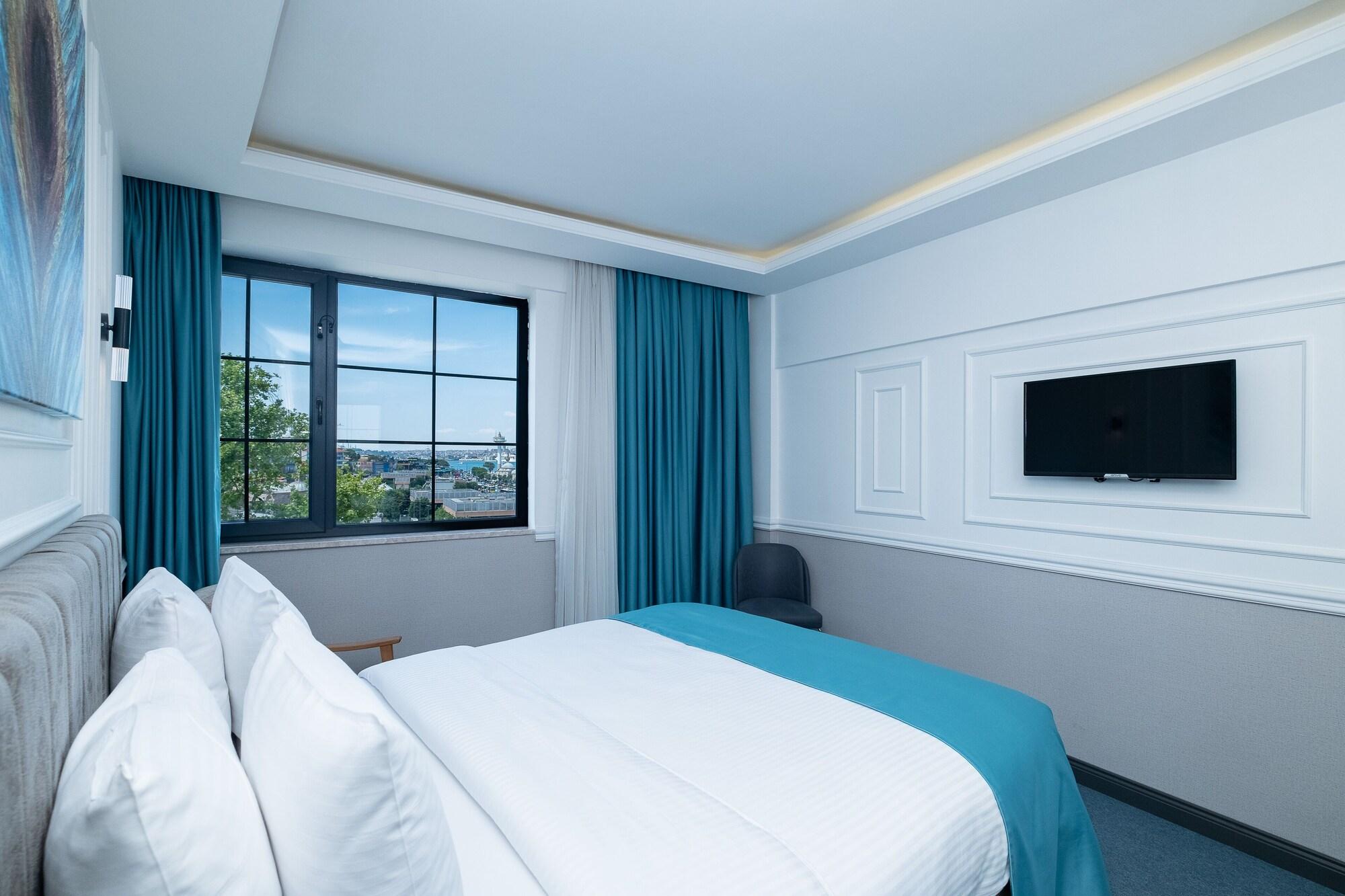 Varios Askadar May Hotel